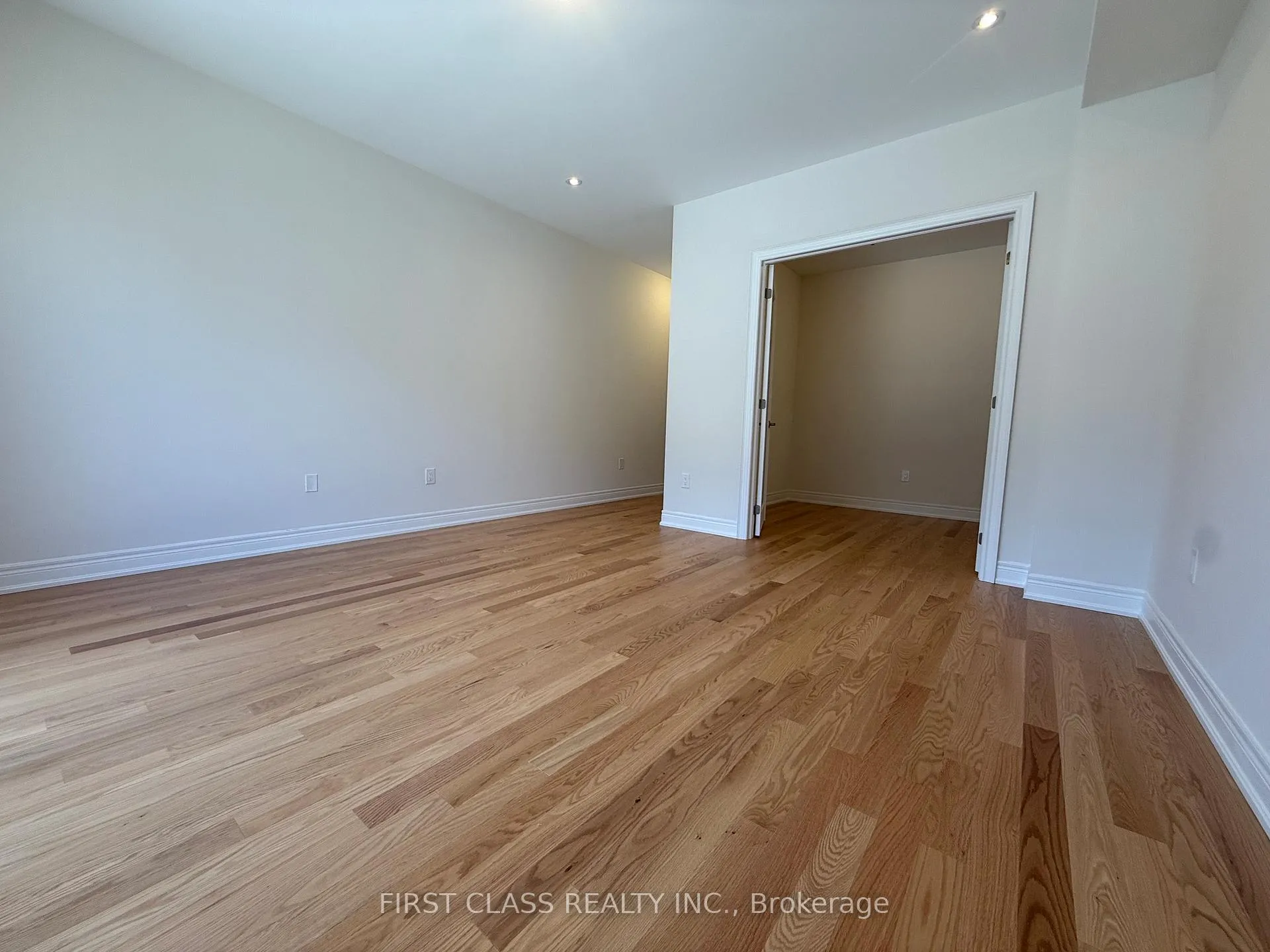 Photo 7 of 533 Vine Cliff Boulevard, Markham, Victoria Square — HOMEH