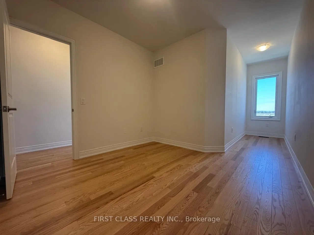 Photo 9 of 533 Vine Cliff Boulevard, Markham, Victoria Square — HOMEH