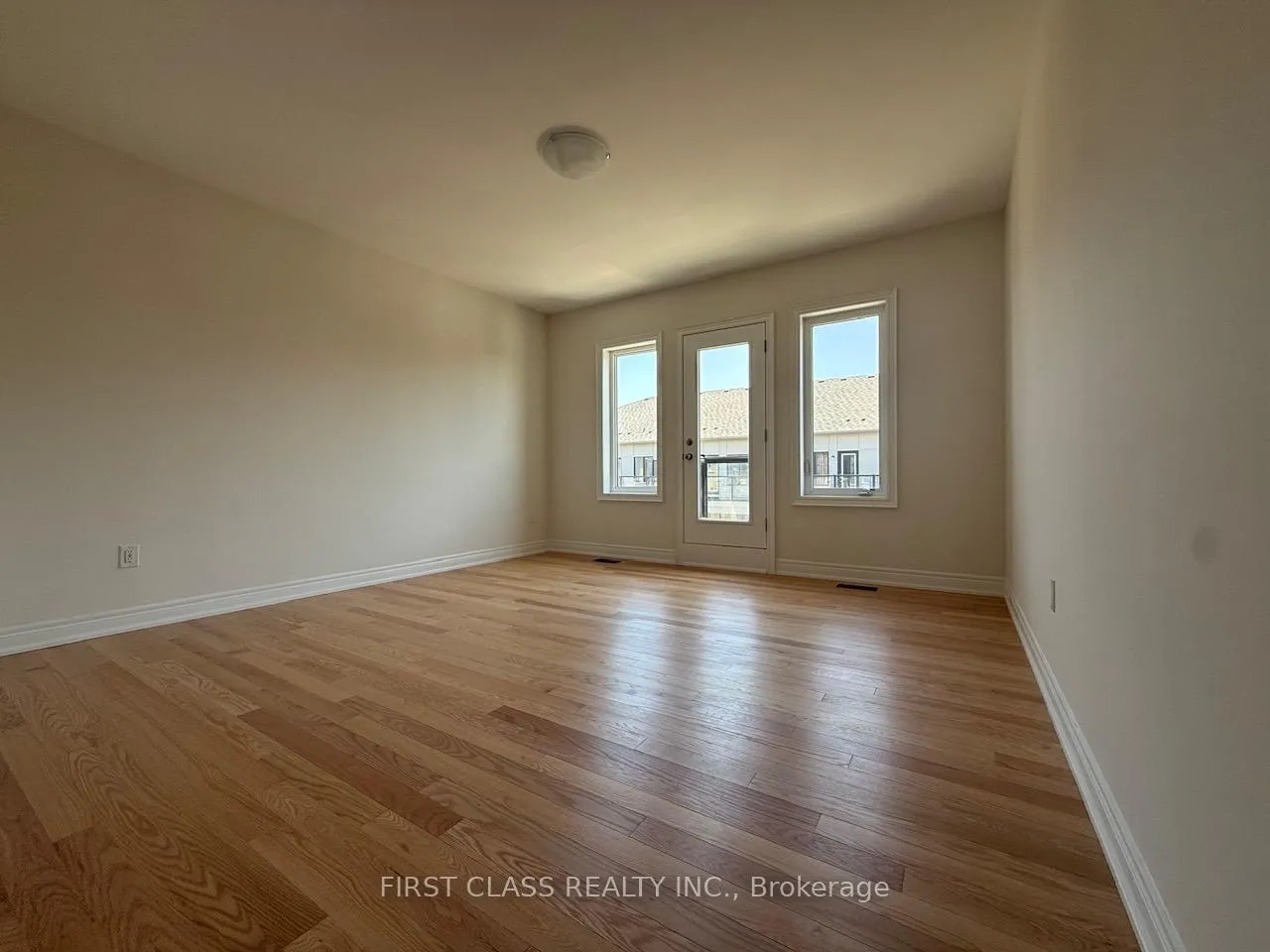 Photo 14 of 533 Vine Cliff Boulevard, Markham, Victoria Square — HOMEH