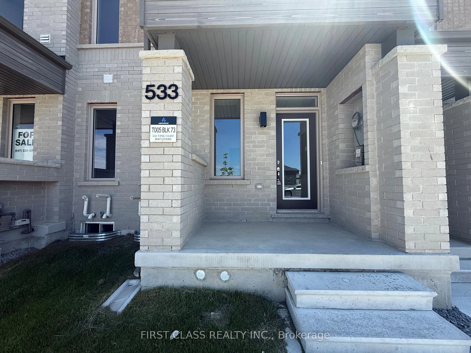 Photo 18 of 533 Vine Cliff Boulevard, Markham, Victoria Square — HOMEH