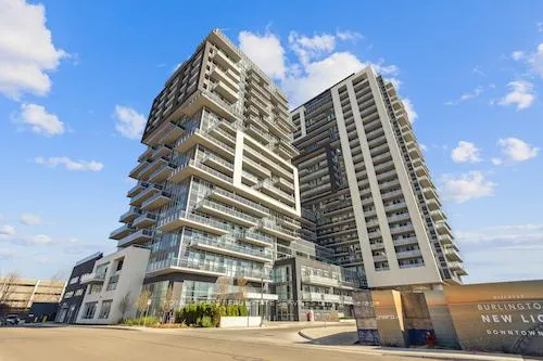 Front of Unit 1209, 2087 Fairview Street