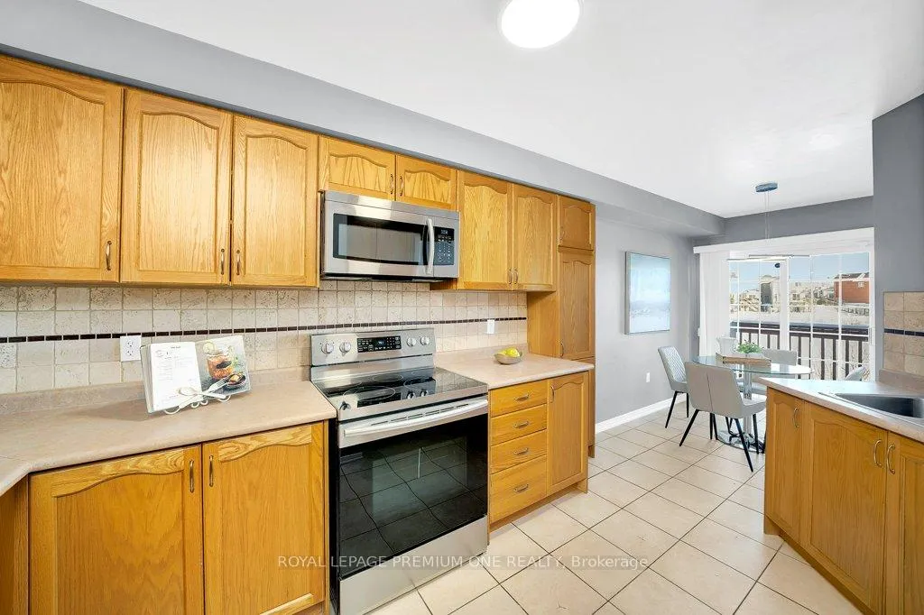 Photo 6 of 13 Summitridge Court, Brampton, Bram East — HOMEH