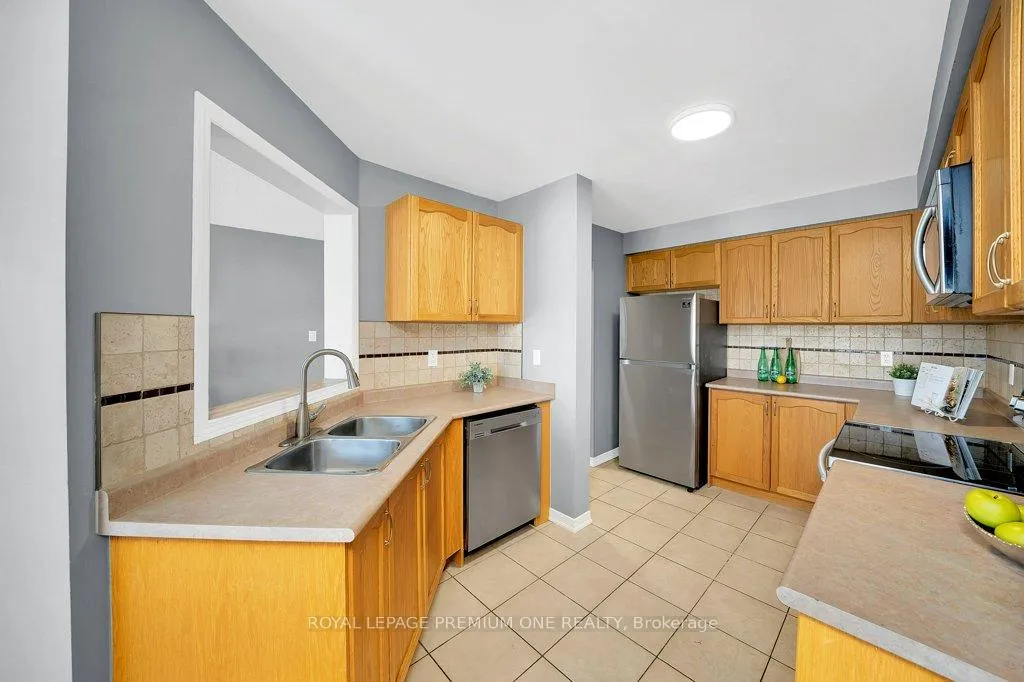 Photo 8 of 13 Summitridge Court, Brampton, Bram East — HOMEH