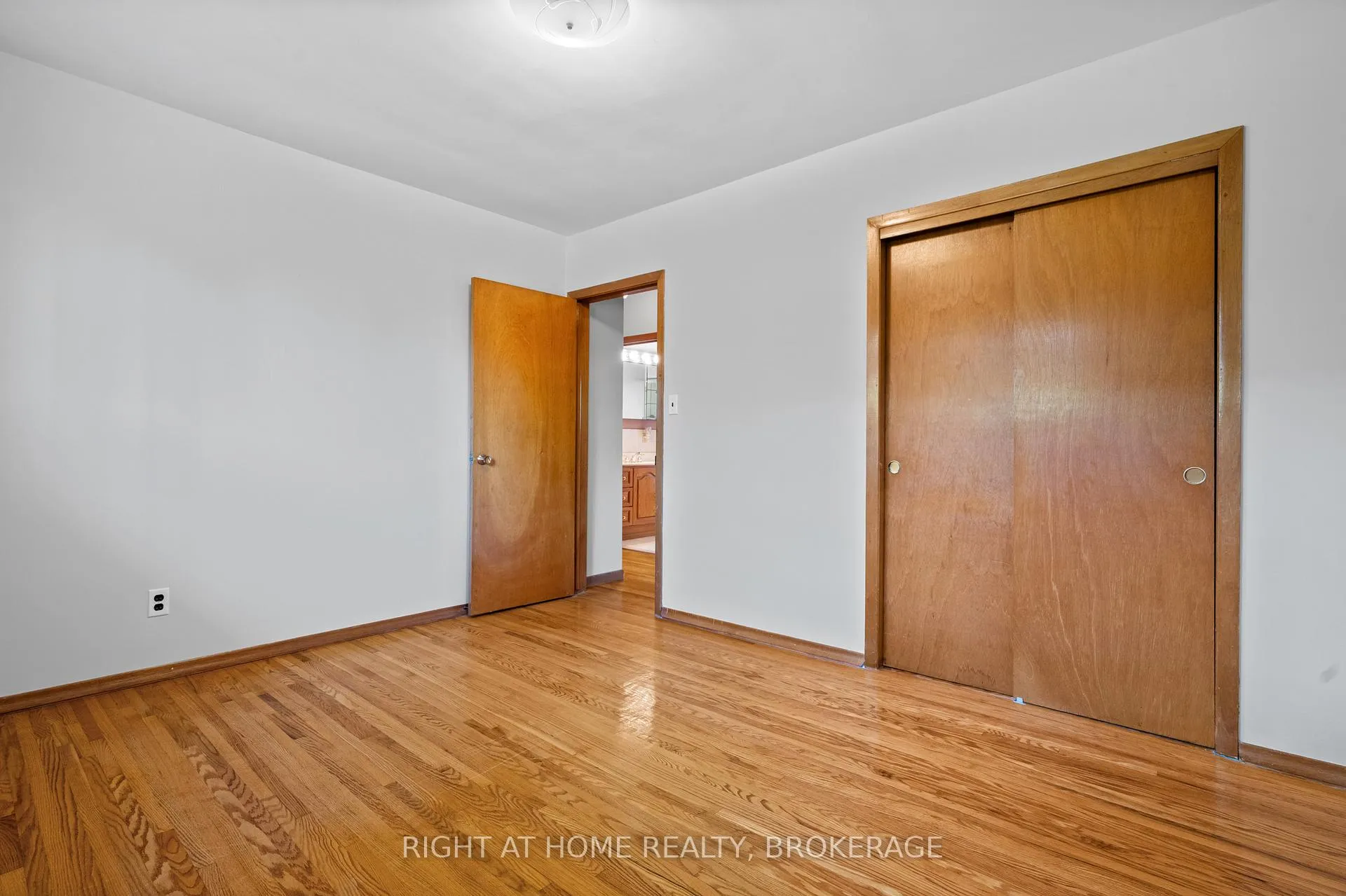 Photo 19 of 12 Lorne Avenue, Grimsby, Grimsby Beach — HOMEH