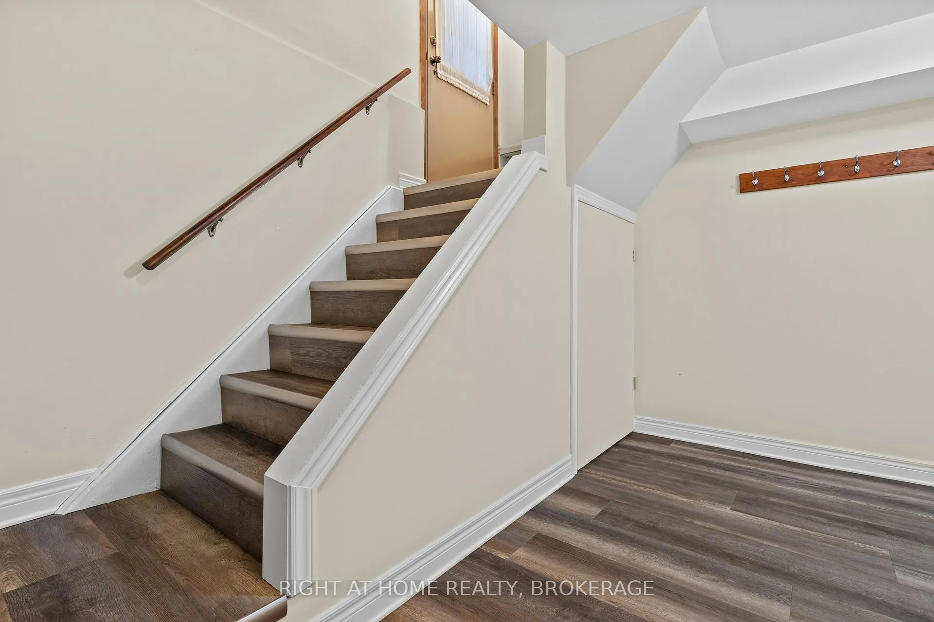 Photo 20 of 12 Lorne Avenue, Grimsby, Grimsby Beach — HOMEH