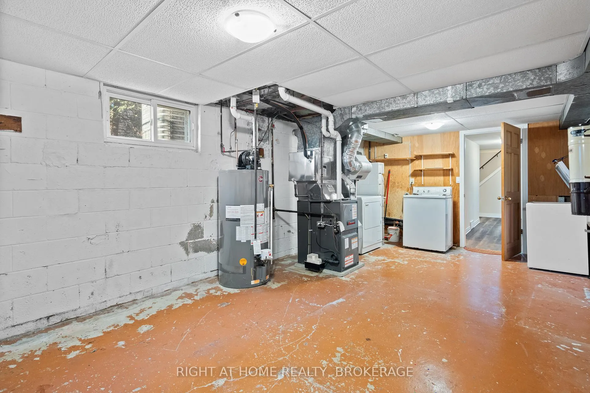 Photo 36 of 12 Lorne Avenue, Grimsby, Grimsby Beach — HOMEH