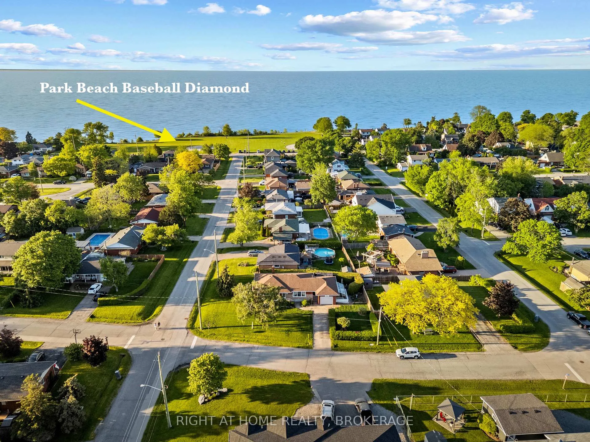 Photo 38 of 12 Lorne Avenue, Grimsby, Grimsby Beach — HOMEH