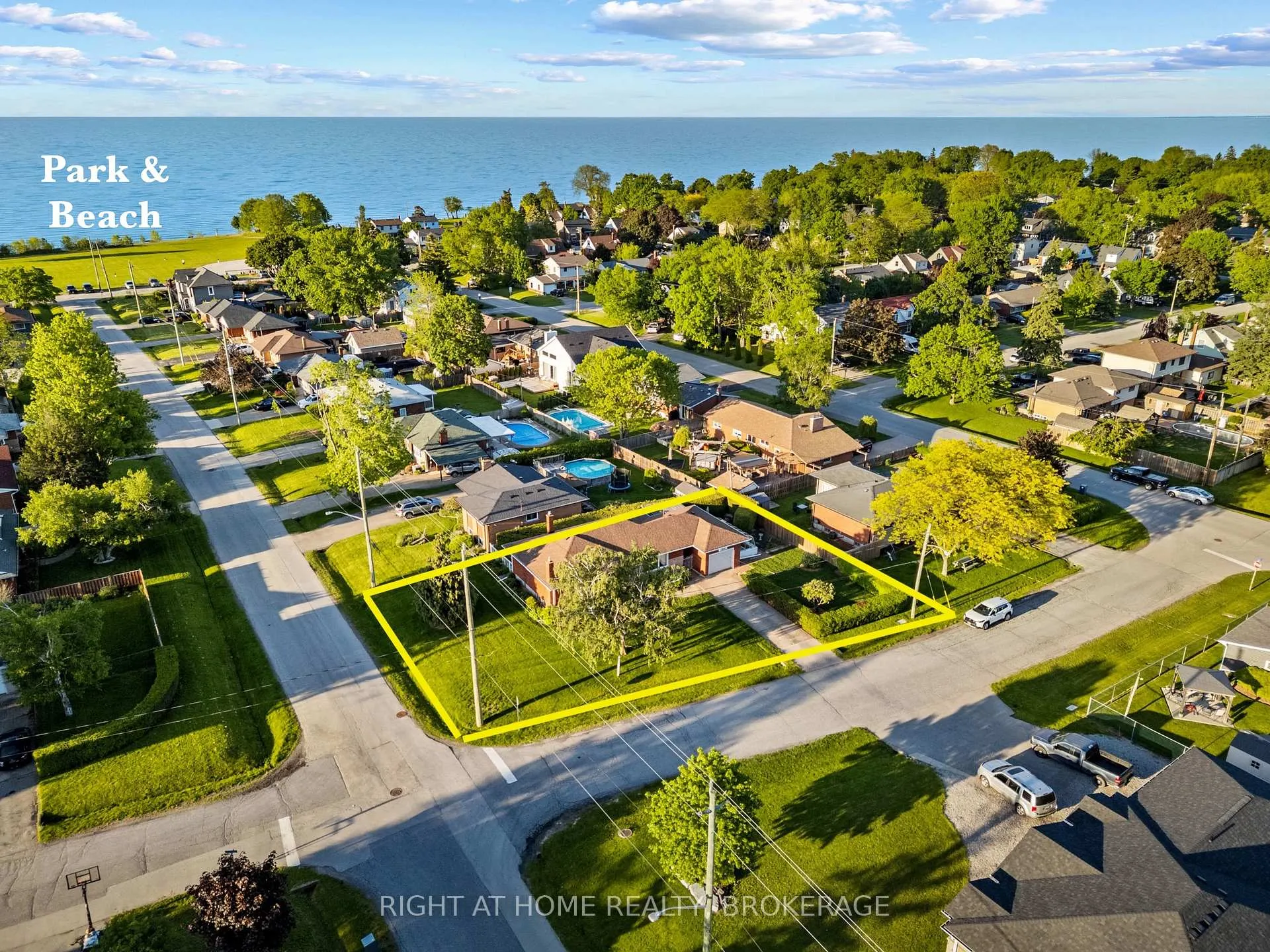 Photo 40 of 12 Lorne Avenue, Grimsby, Grimsby Beach — HOMEH