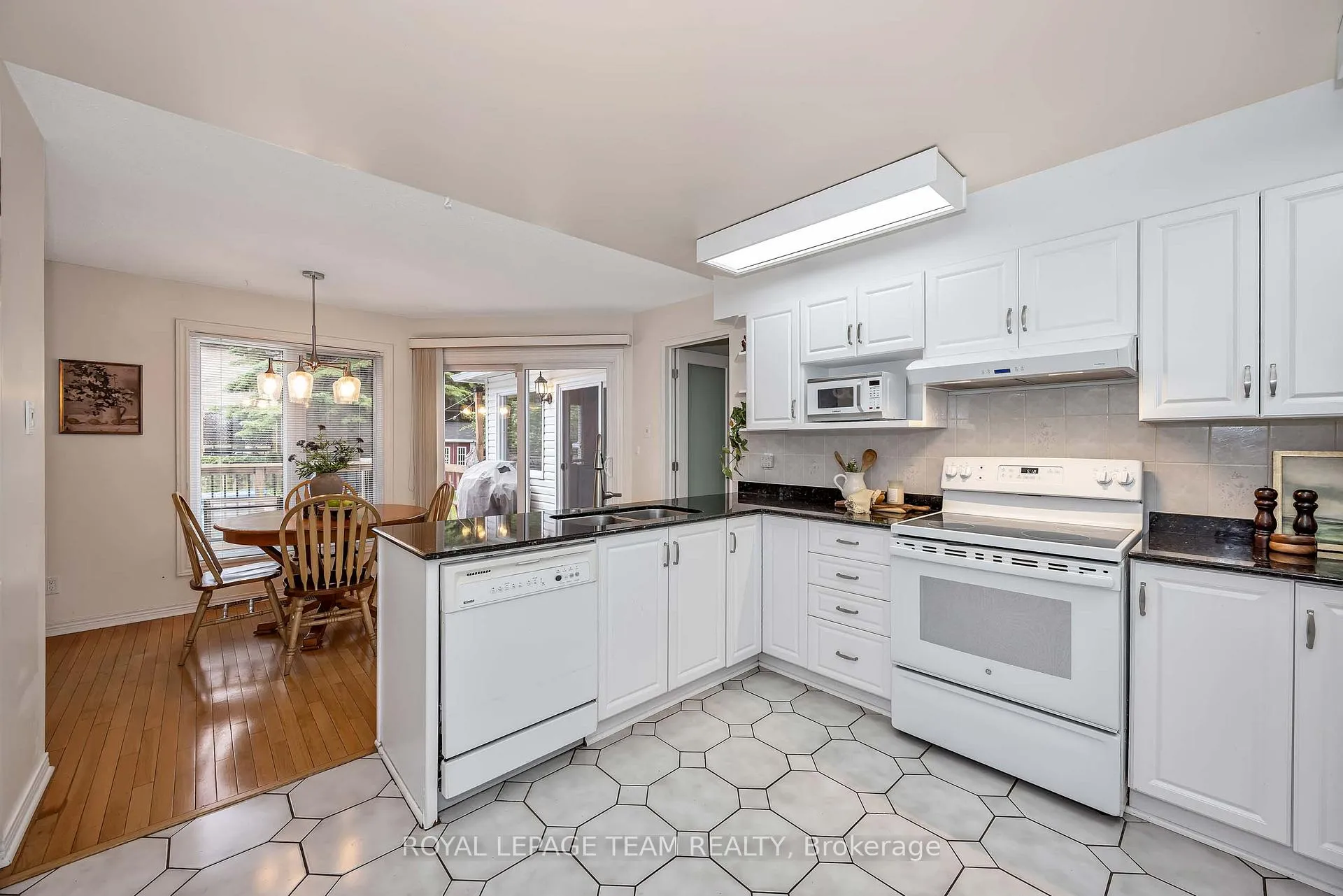 Photo 11 of 109 Belleview Drive, Ottawa, Kanata - Katimavik — HOMEH