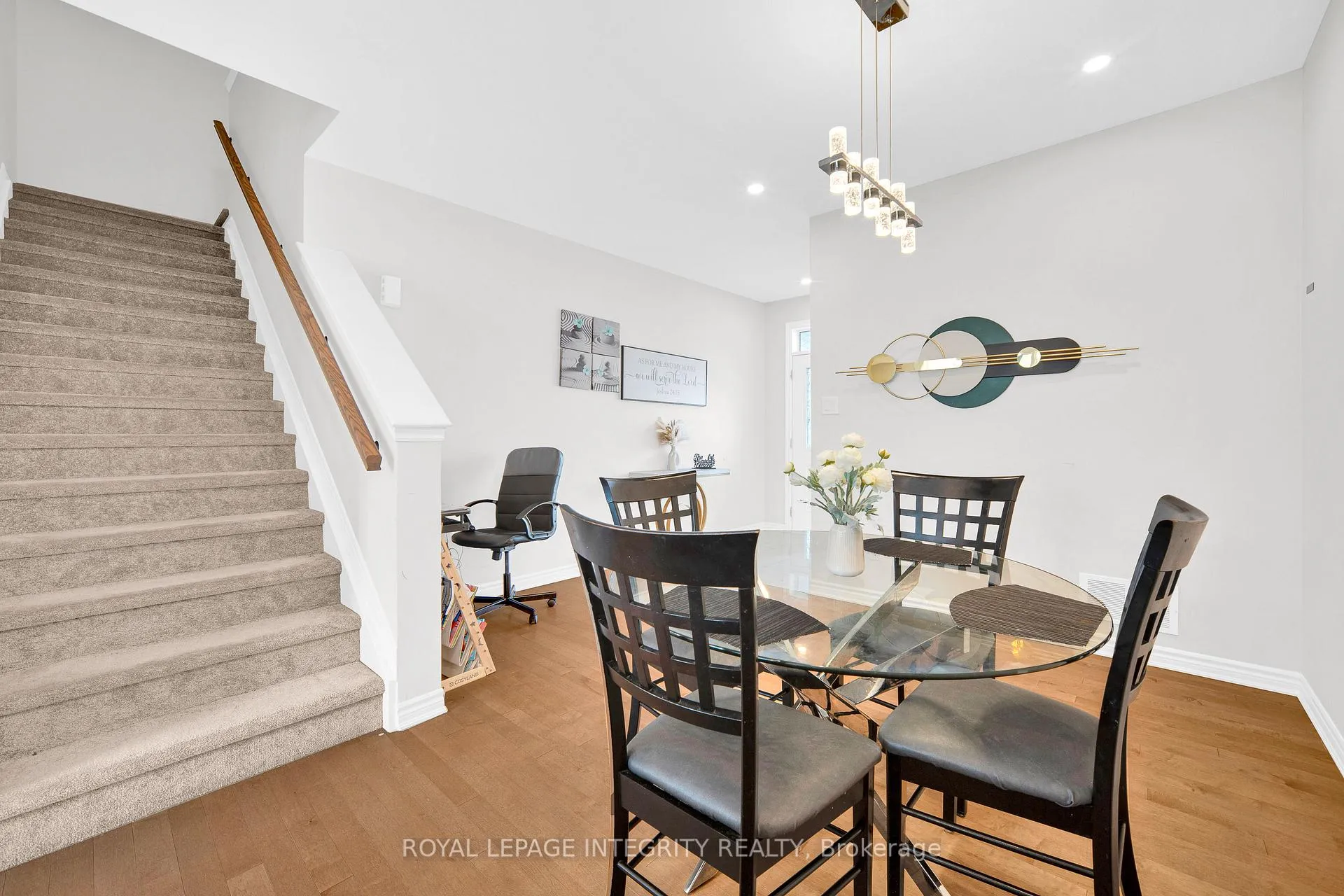 Photo 5 of 16 Focality Crescent, Ottawa, Barrhaven - Half Moon Bay — HOMEH