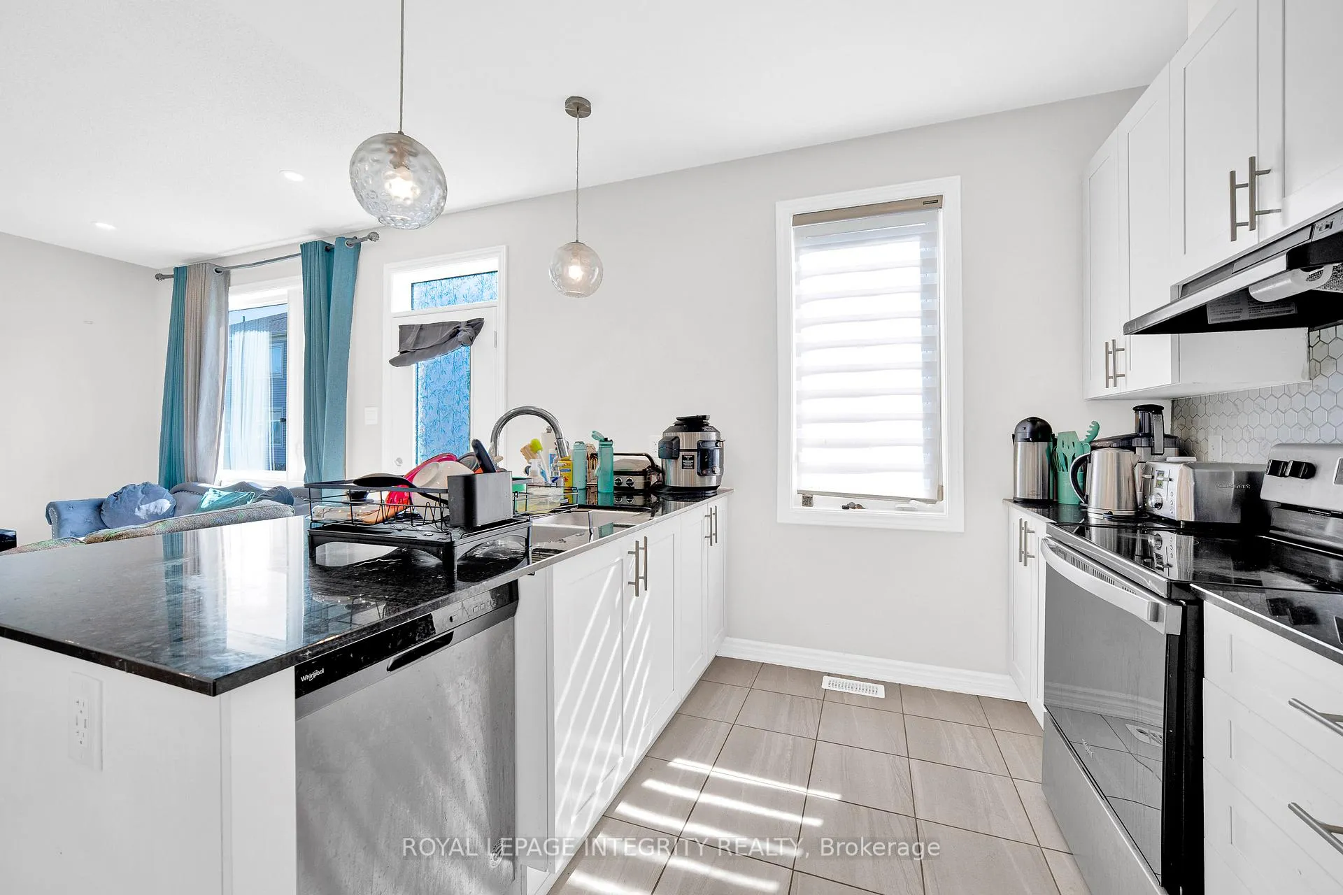 Photo 12 of 16 Focality Crescent, Ottawa, Barrhaven - Half Moon Bay — HOMEH