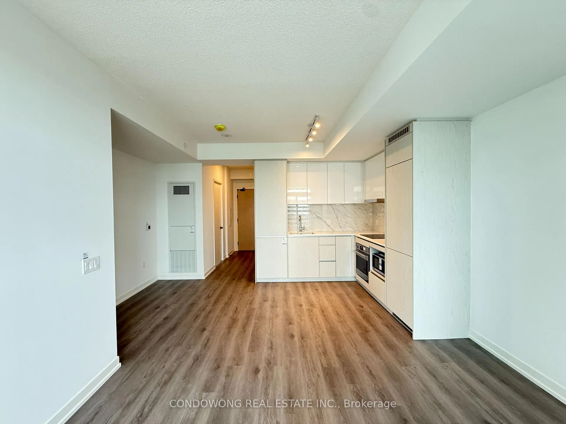 Photo 2 of Unit 2603, 28 Interchange Way, Vaughan, Vaughan Corporate Centre — HOMEH