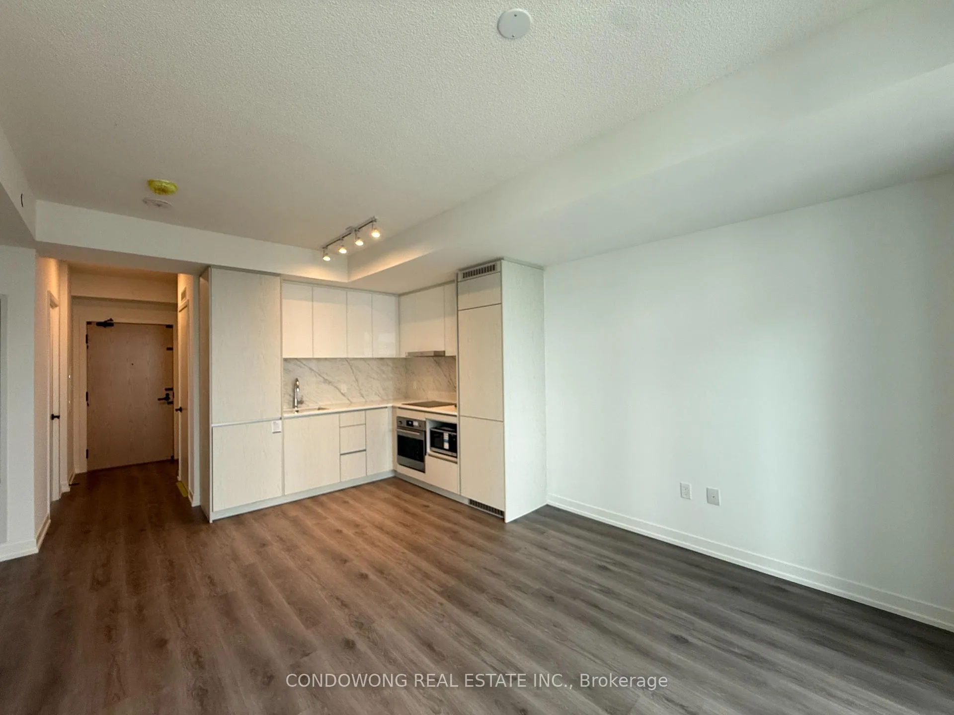 Photo 3 of Unit 2603, 28 Interchange Way, Vaughan, Vaughan Corporate Centre — HOMEH