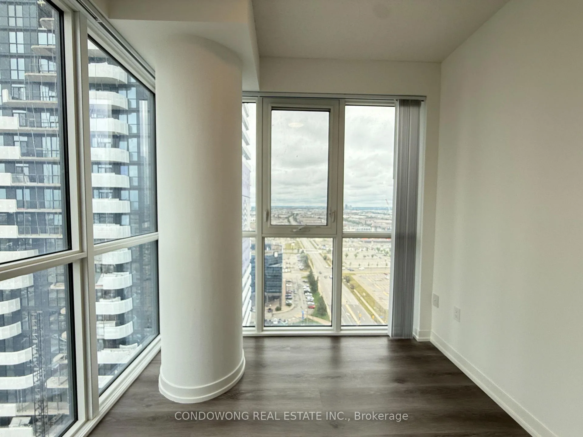 Photo 5 of Unit 2603, 28 Interchange Way, Vaughan, Vaughan Corporate Centre — HOMEH