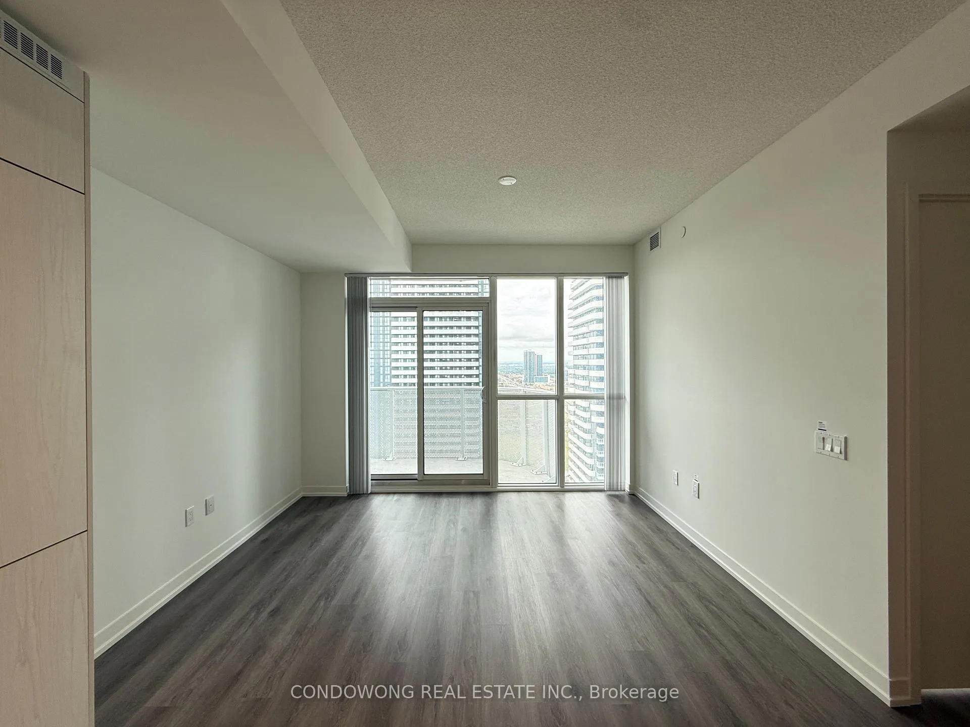 Photo 10 of Unit 2603, 28 Interchange Way, Vaughan, Vaughan Corporate Centre — HOMEH