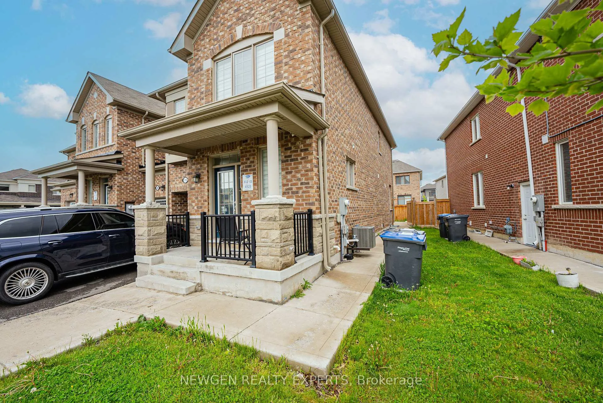 Photo 2 of 19 Boat Street, Brampton, Northwest Brampton — HOMEH