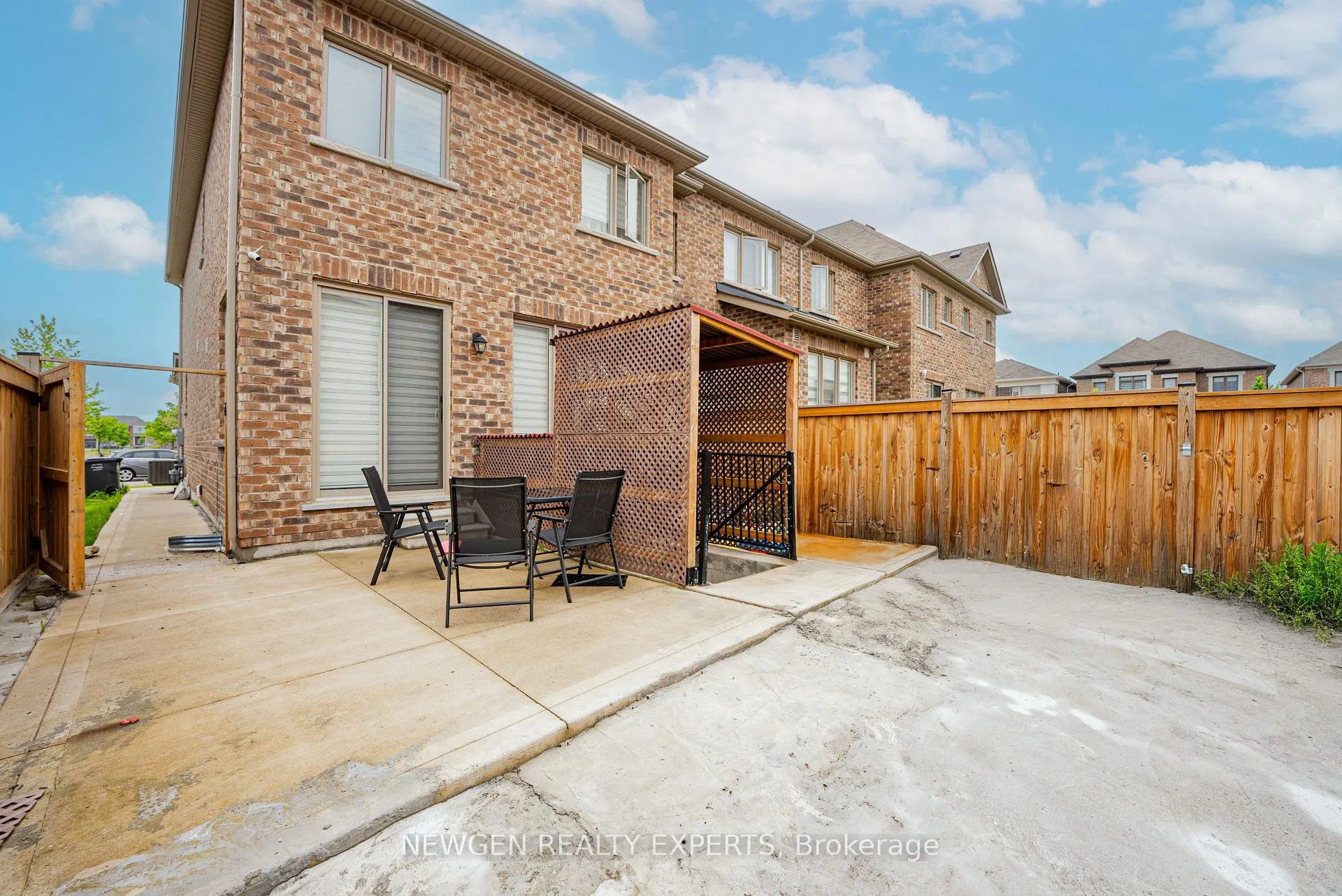 Photo 5 of 19 Boat Street, Brampton, Northwest Brampton — HOMEH