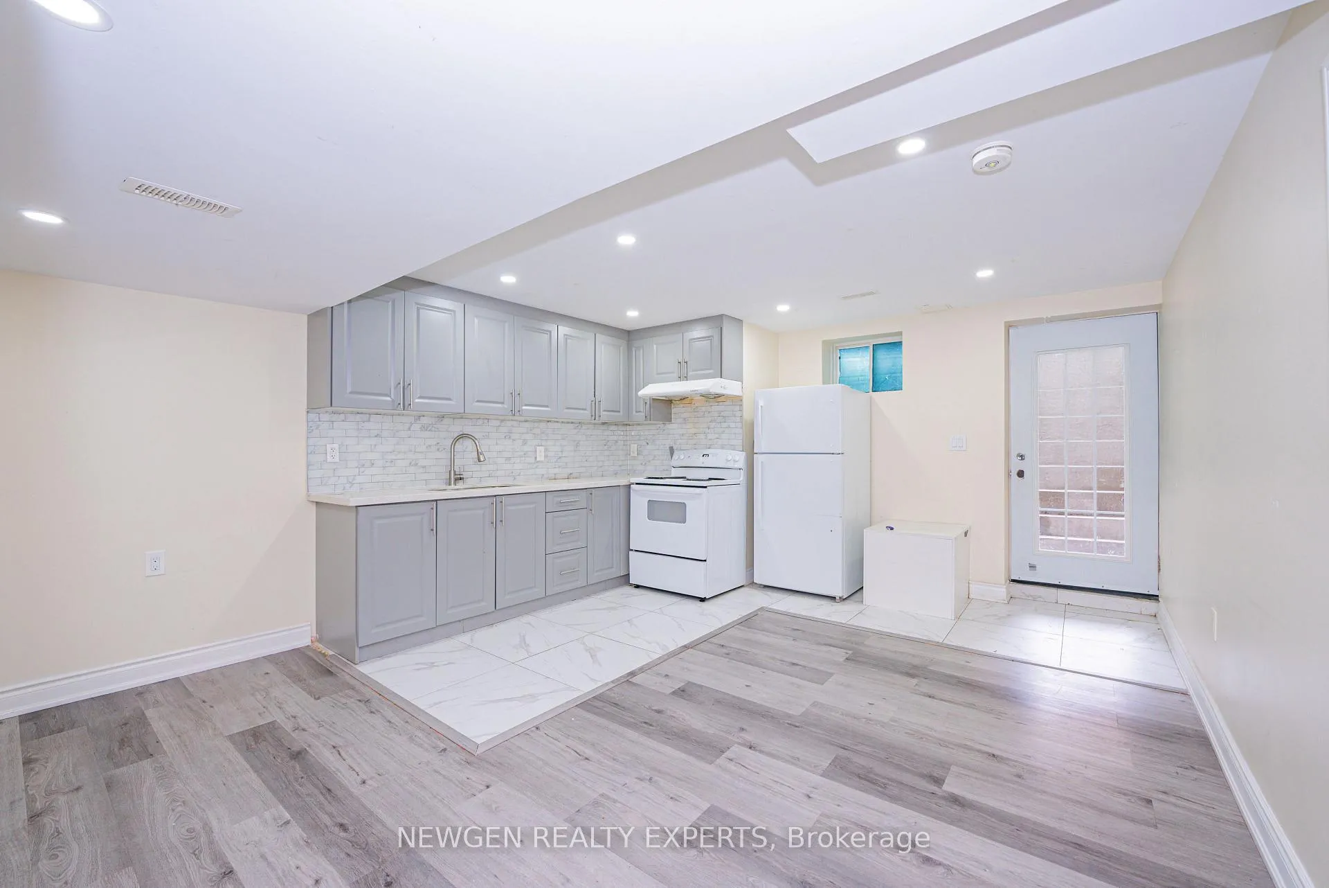 Photo 9 of 19 Boat Street, Brampton, Northwest Brampton — HOMEH