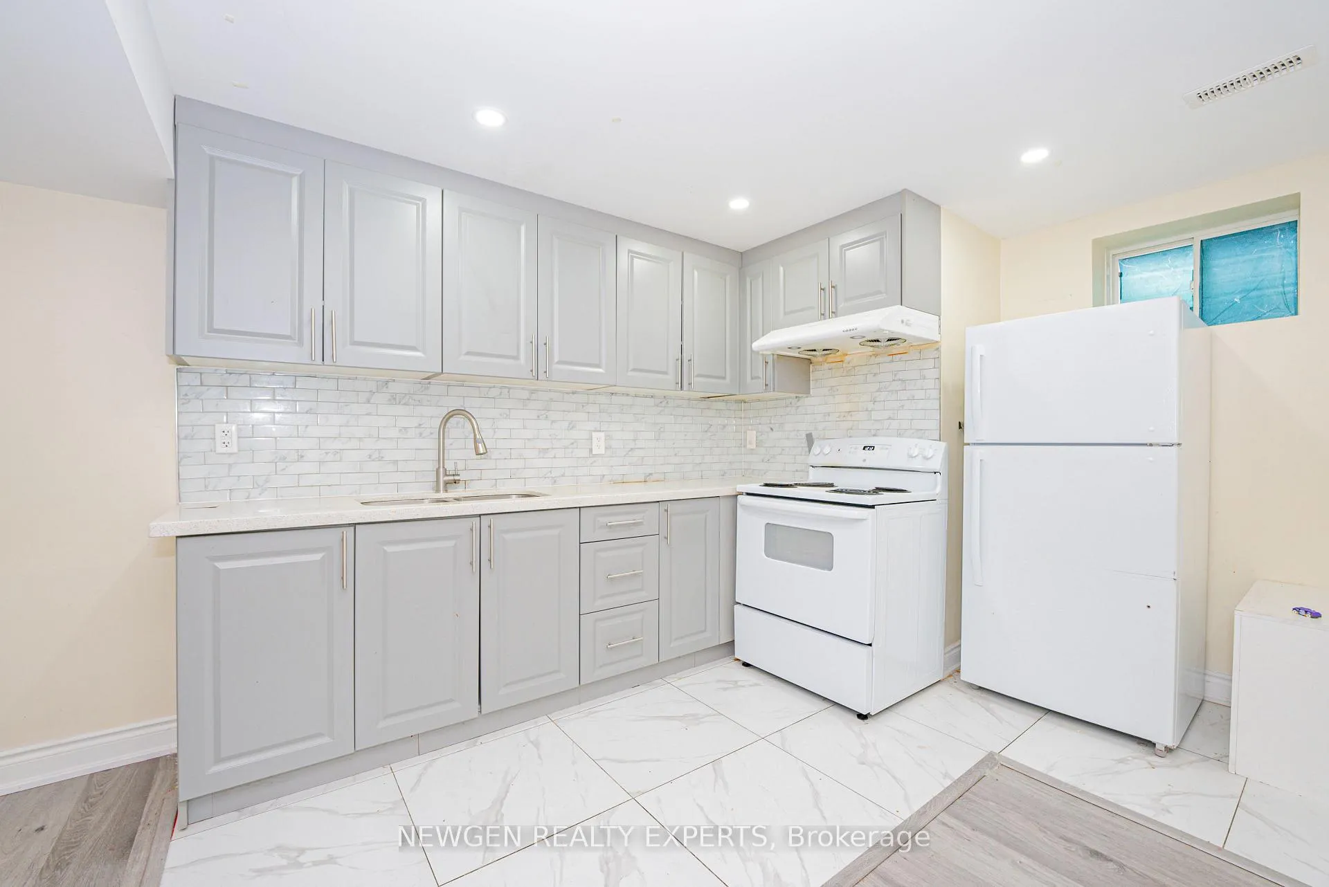 Photo 12 of 19 Boat Street, Brampton, Northwest Brampton — HOMEH