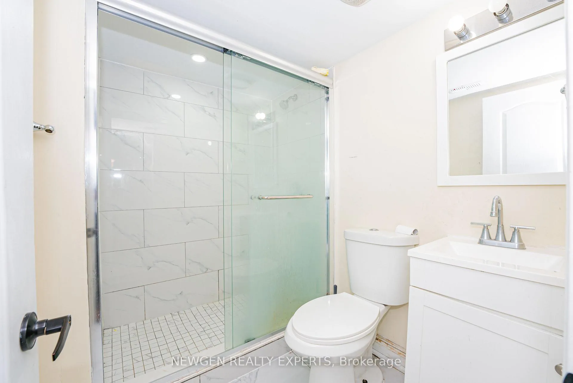 Photo 15 of 19 Boat Street, Brampton, Northwest Brampton — HOMEH