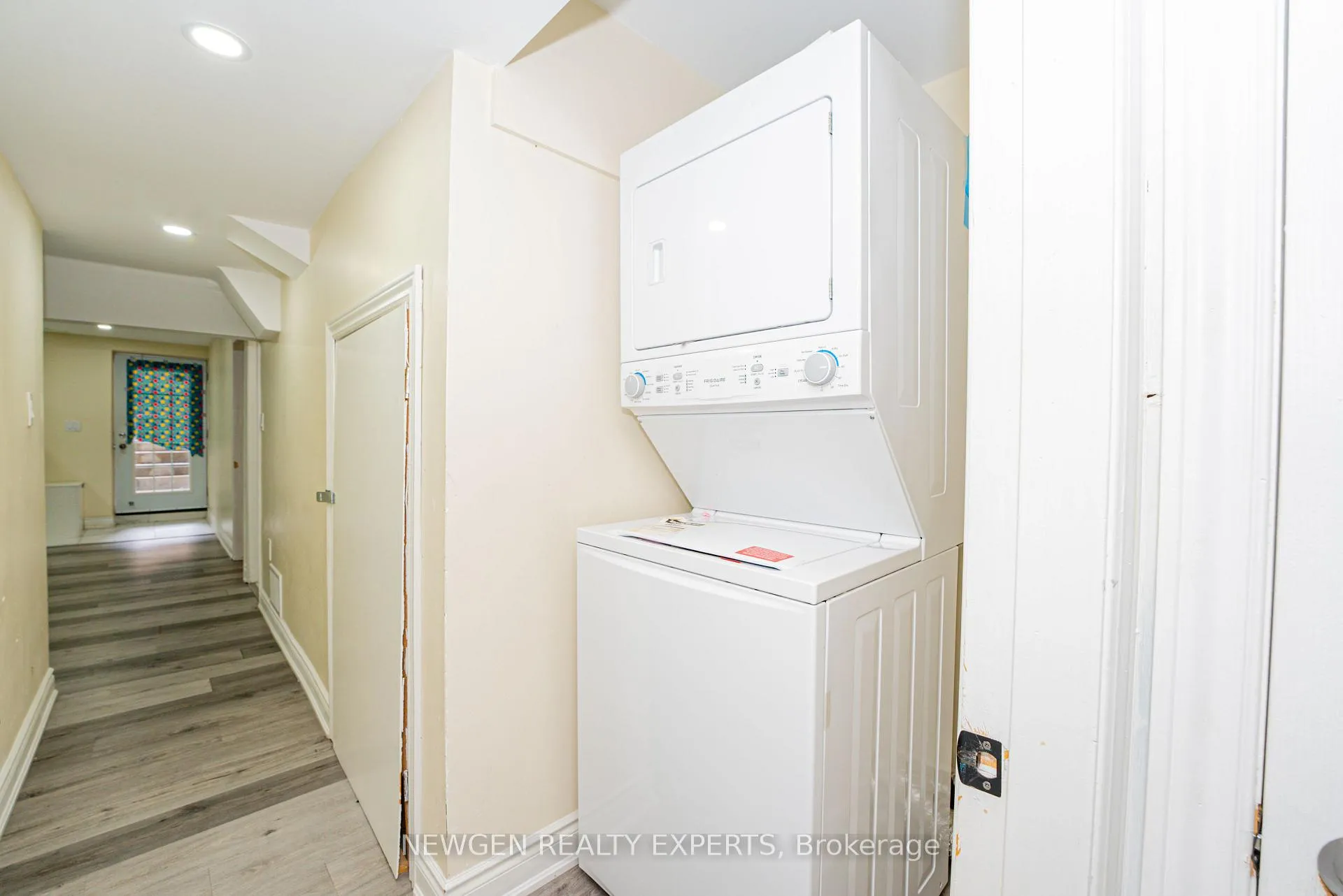 Photo 16 of 19 Boat Street, Brampton, Northwest Brampton — HOMEH