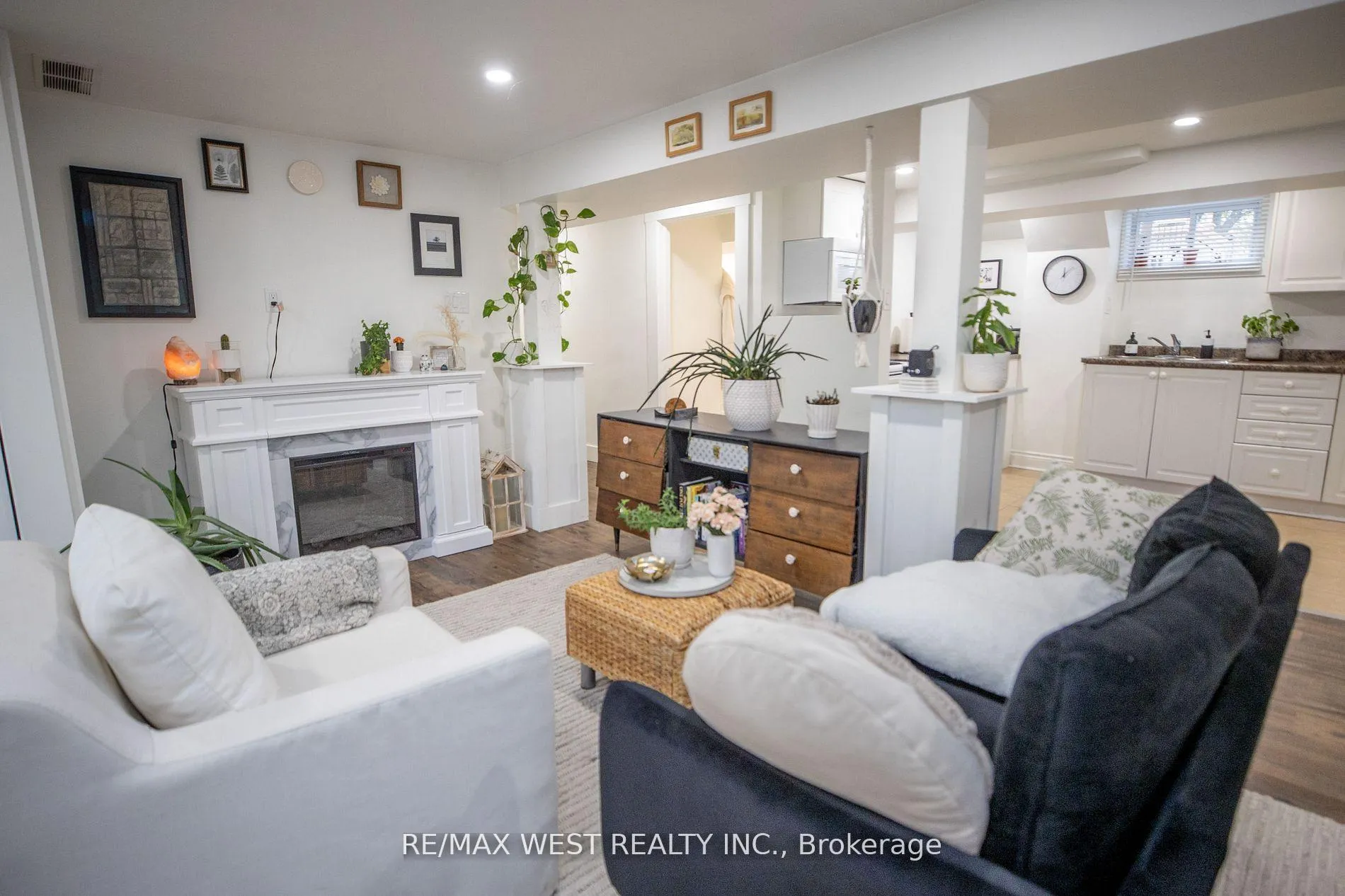 Photo 4 of Unit 2, 93 Peel Street, Barrie, City Centre — HOMEH