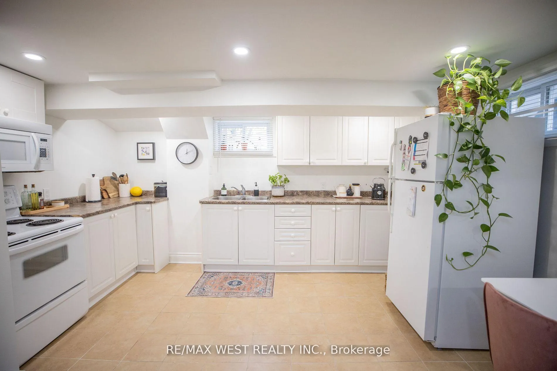 Photo 13 of Unit 2, 93 Peel Street, Barrie, City Centre — HOMEH