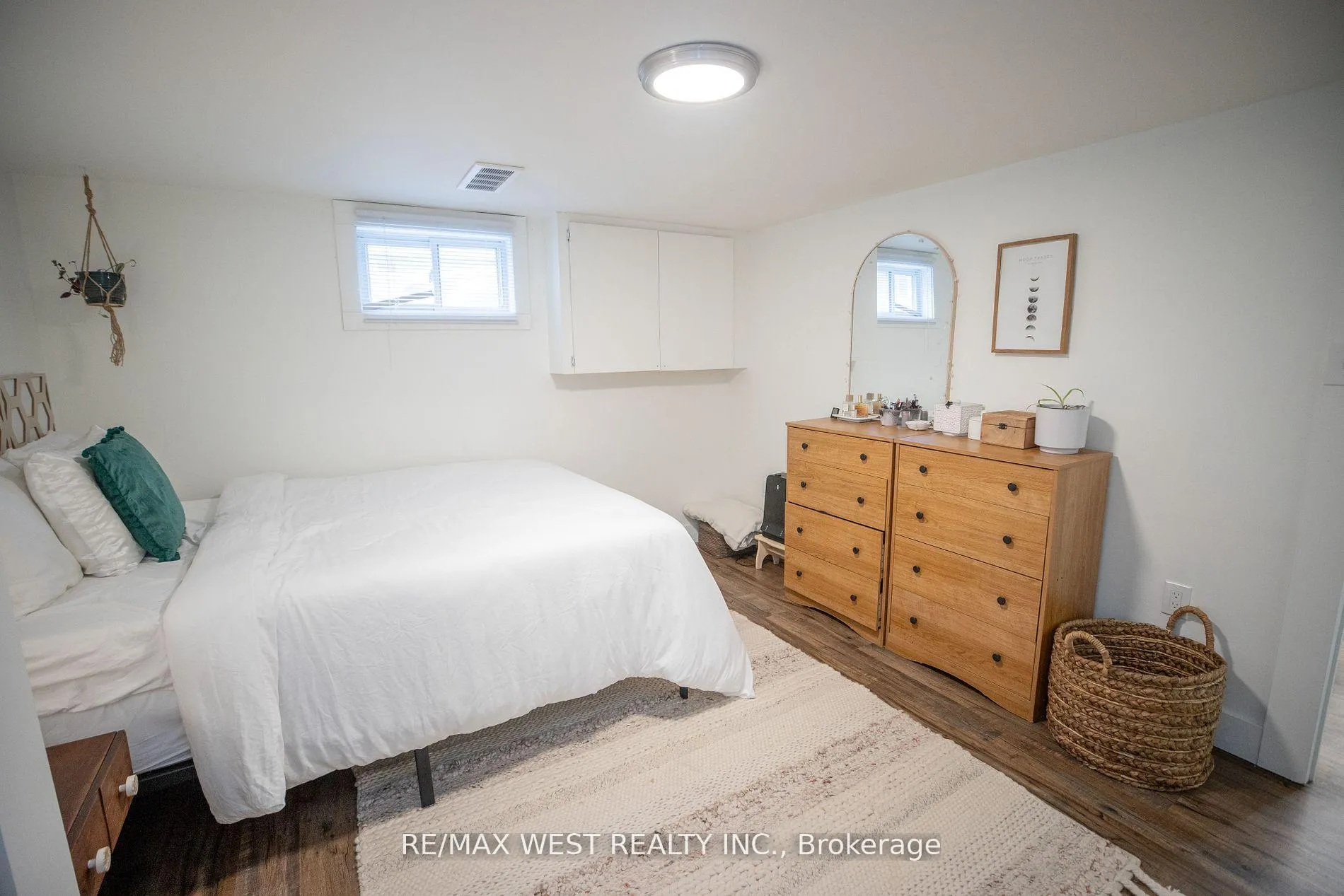 Photo 24 of Unit 2, 93 Peel Street, Barrie, City Centre — HOMEH