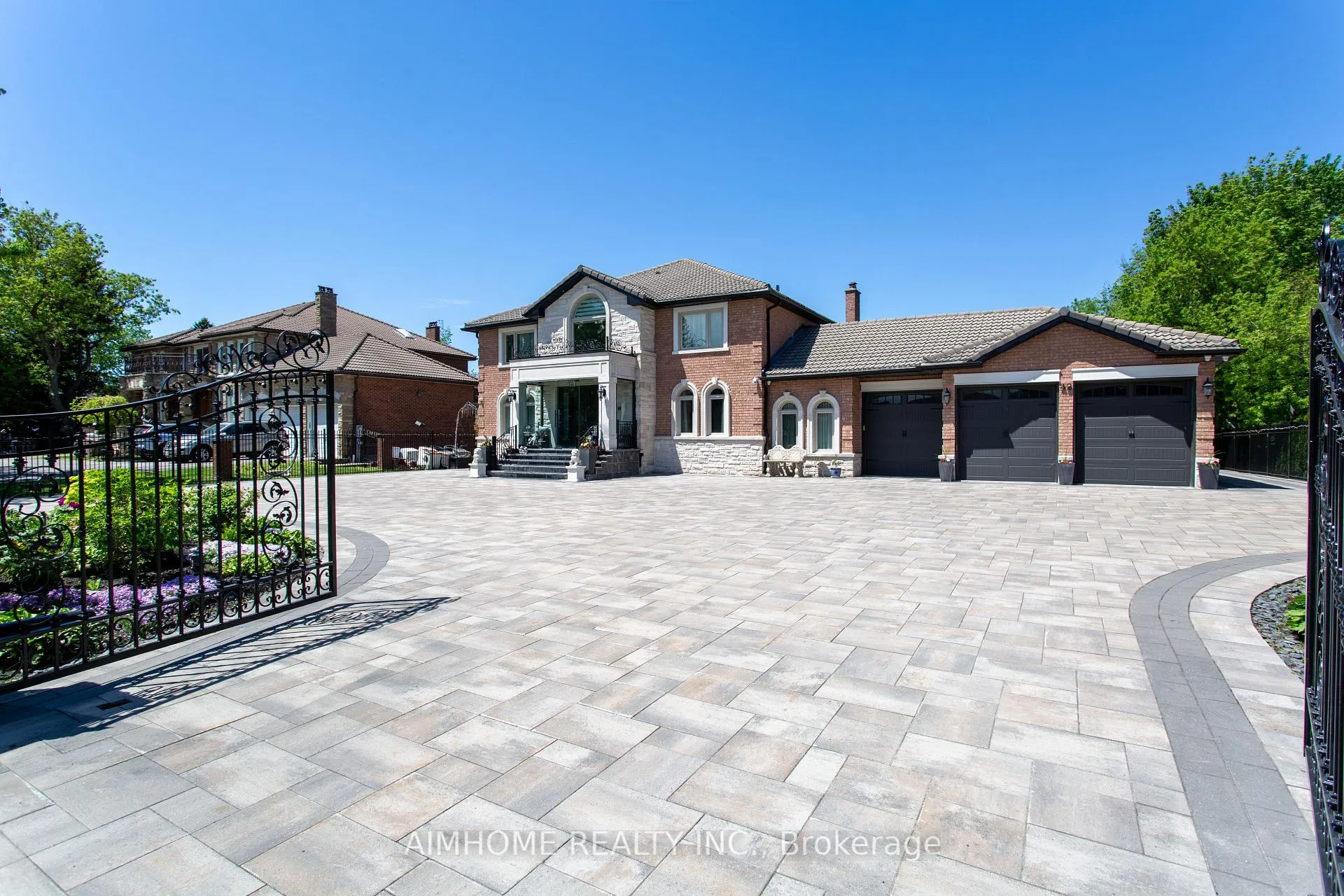 Photo 2 of 42 Lee Avenue, Markham, Milliken Mills East — HOMEH