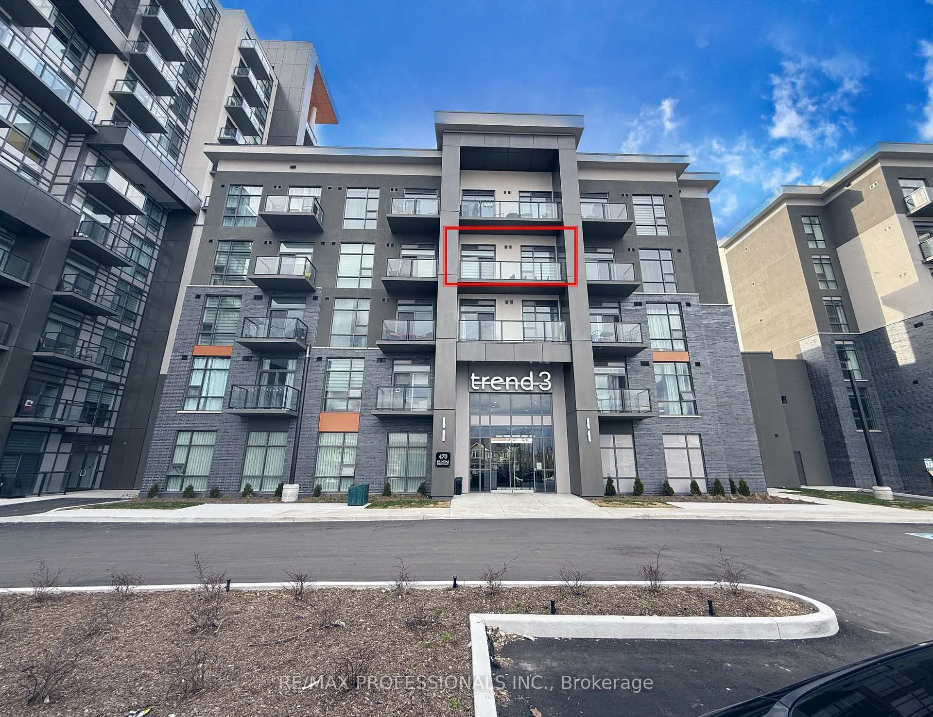 Photo 2 of Unit 412, 470 Dundas Street E, Hamilton, Waterdown — HOMEH