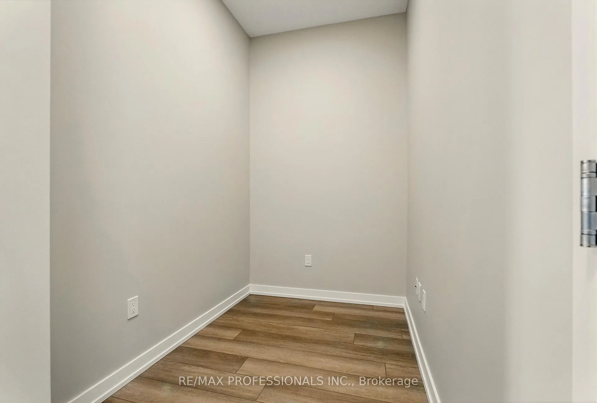 Photo 17 of Unit 412, 470 Dundas Street E, Hamilton, Waterdown — HOMEH