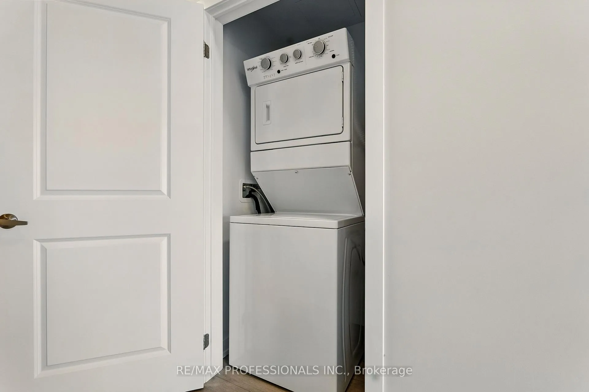 Photo 38 of Unit 412, 470 Dundas Street E, Hamilton, Waterdown — HOMEH