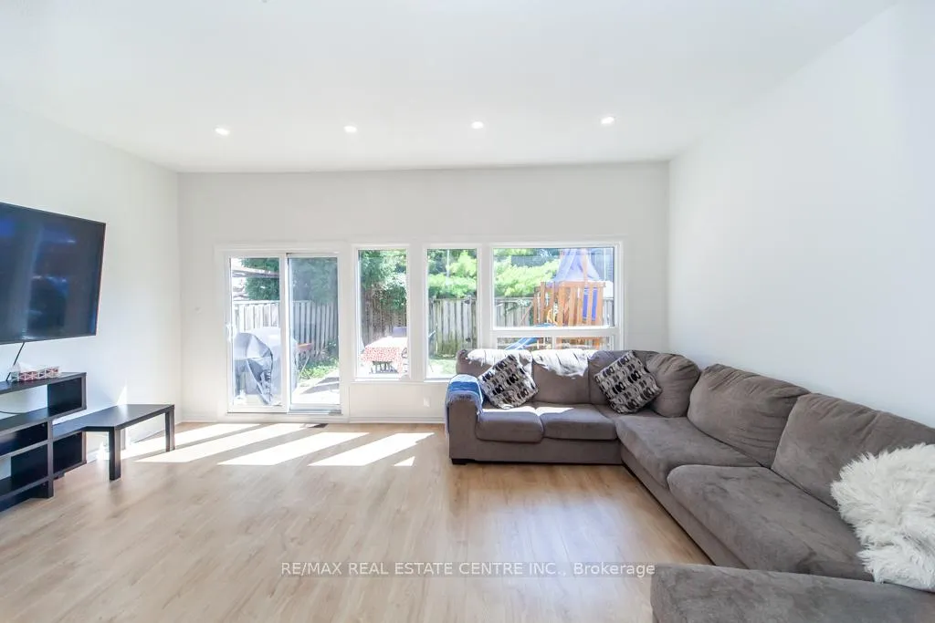 Photo 8 of Unit 88, 2050 Upper Middle Road, Burlington, Brant Hills — HOMEH