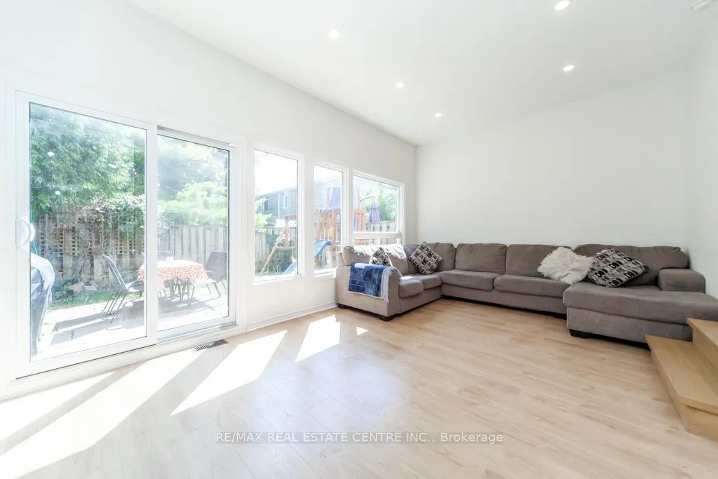 Photo 11 of Unit 88, 2050 Upper Middle Road, Burlington, Brant Hills — HOMEH