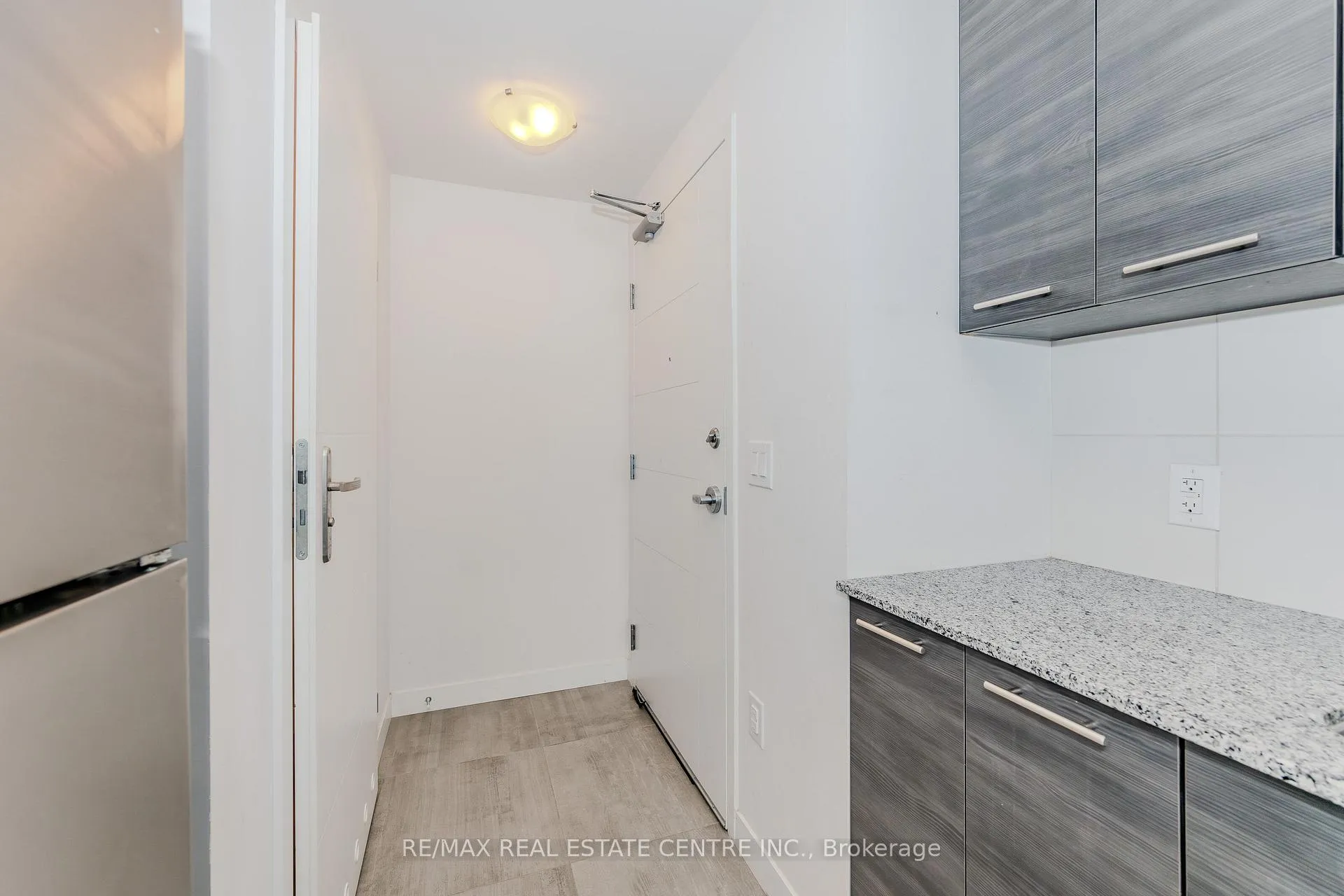 Photo 3 of Unit 707, 251 Hemlock Street, Waterloo, Beechwood/University — HOMEH