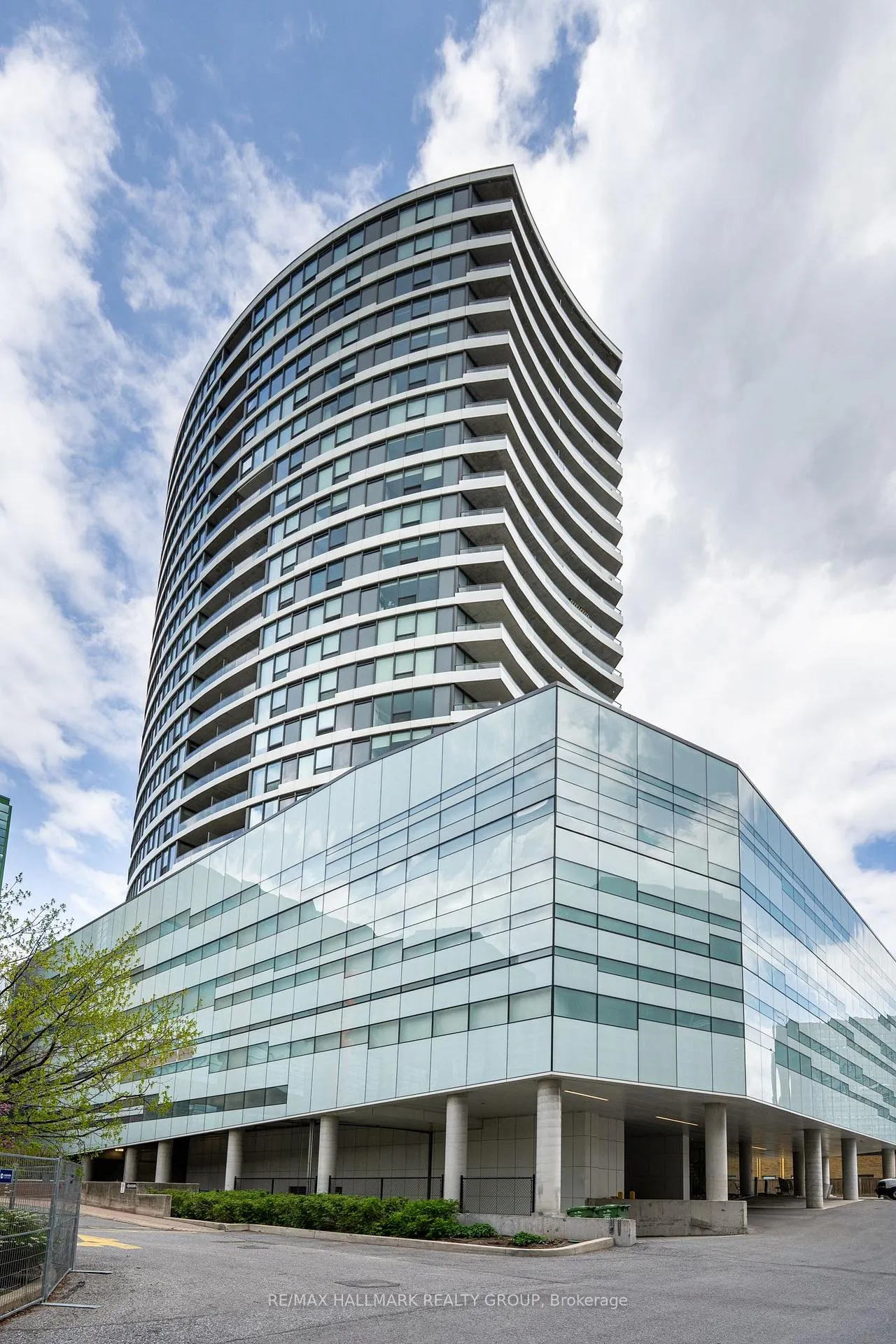 Front of Unit 1401, 485 Richmond Road