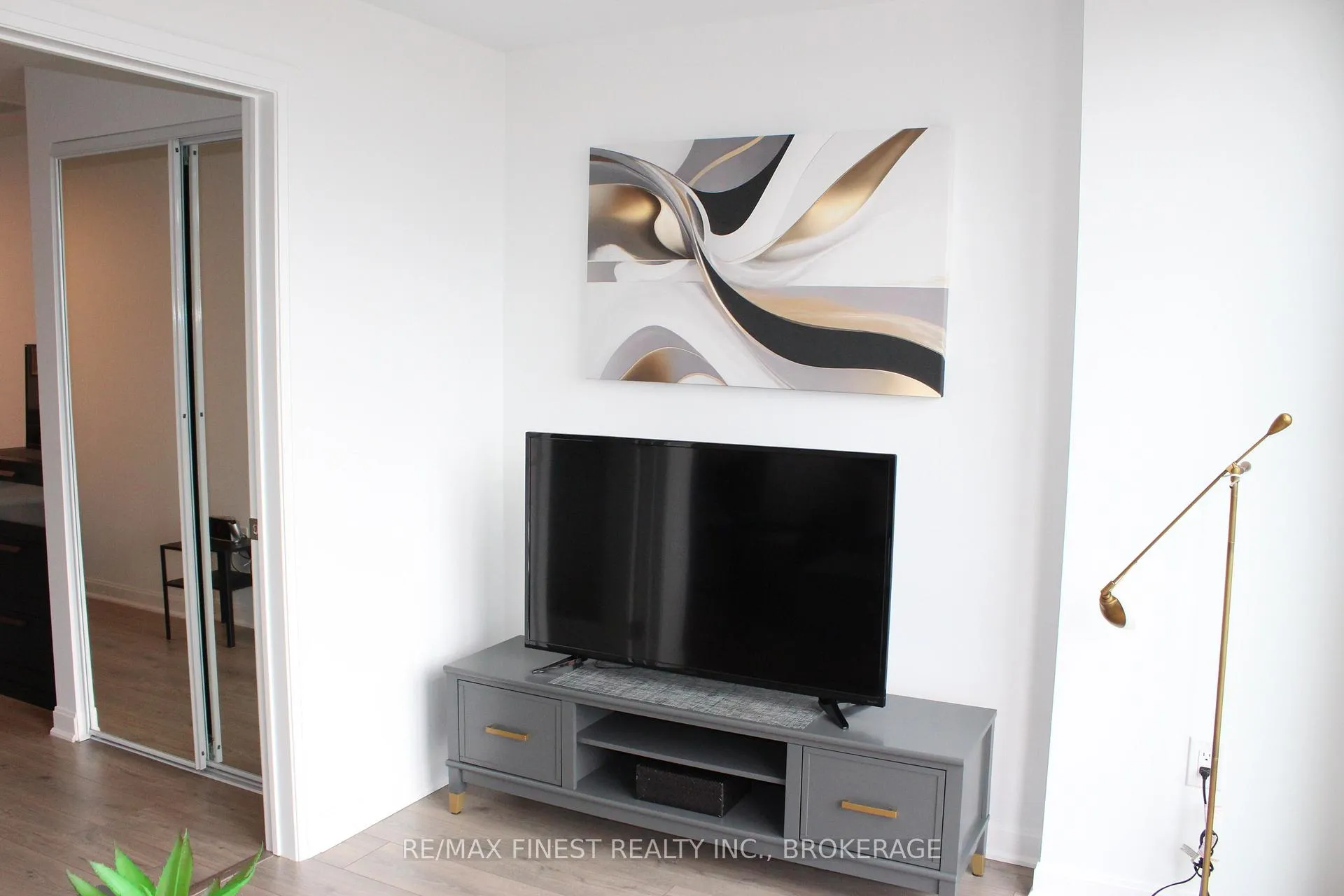 Photo 8 of Unit 505, 223 Princess Street, Kingston, East of Sir John A. Blvd — HOMEH