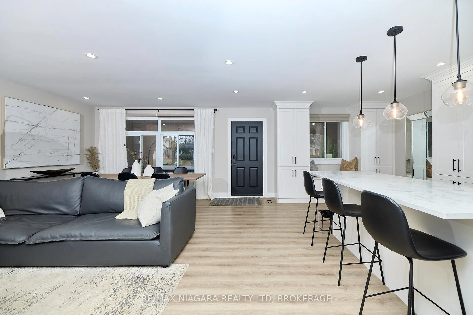 Photo 9 of 310 Main Street, St. Catharines, Port Dalhousie — HOMEH