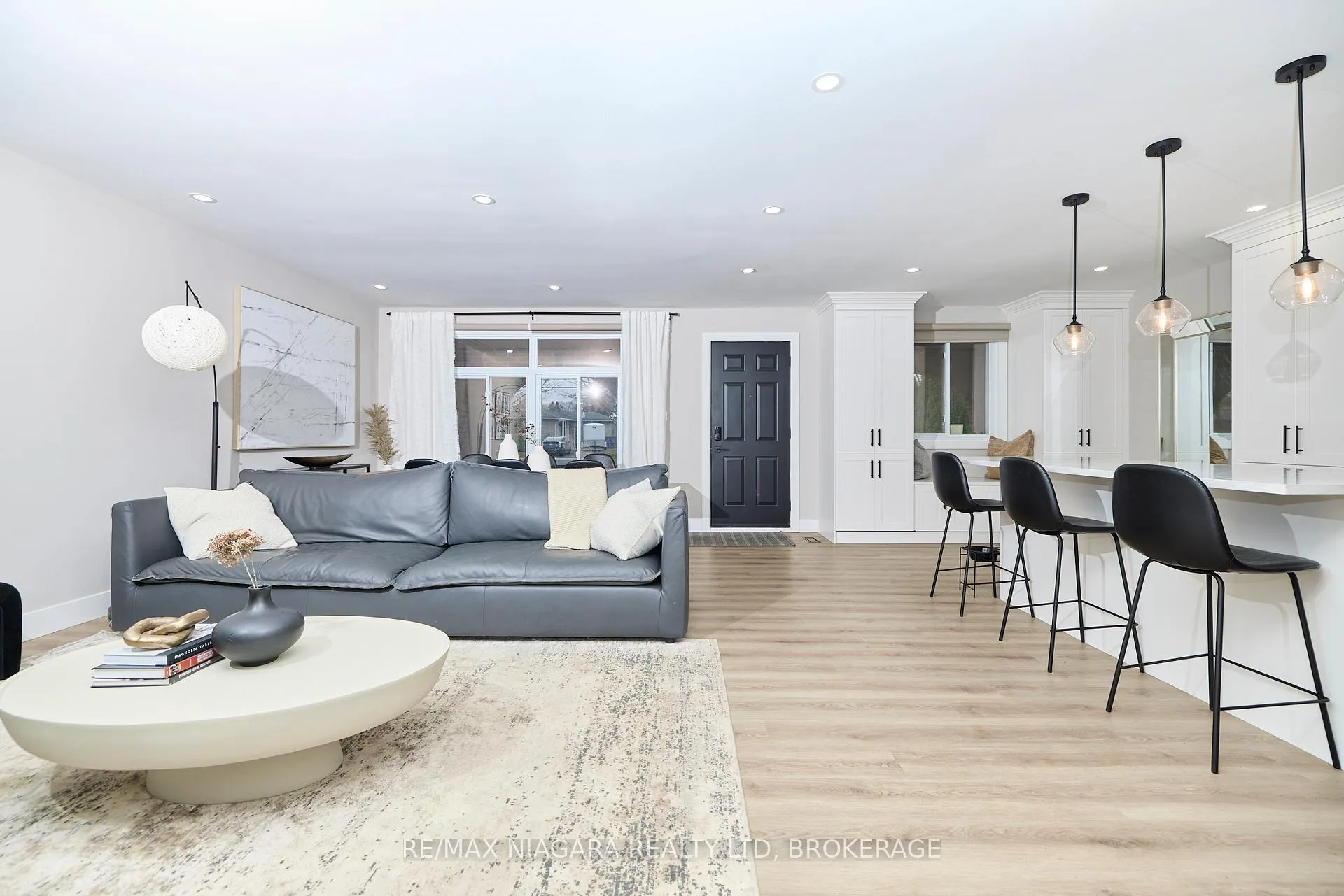 Photo 10 of 310 Main Street, St. Catharines, Port Dalhousie — HOMEH