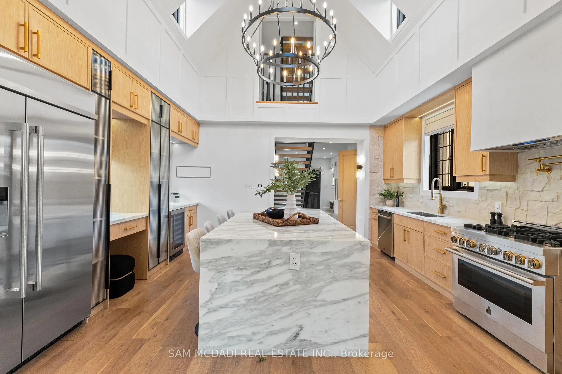 Photo 12 of 977 Unsworth Avenue, Burlington, Bayview — HOMEH
