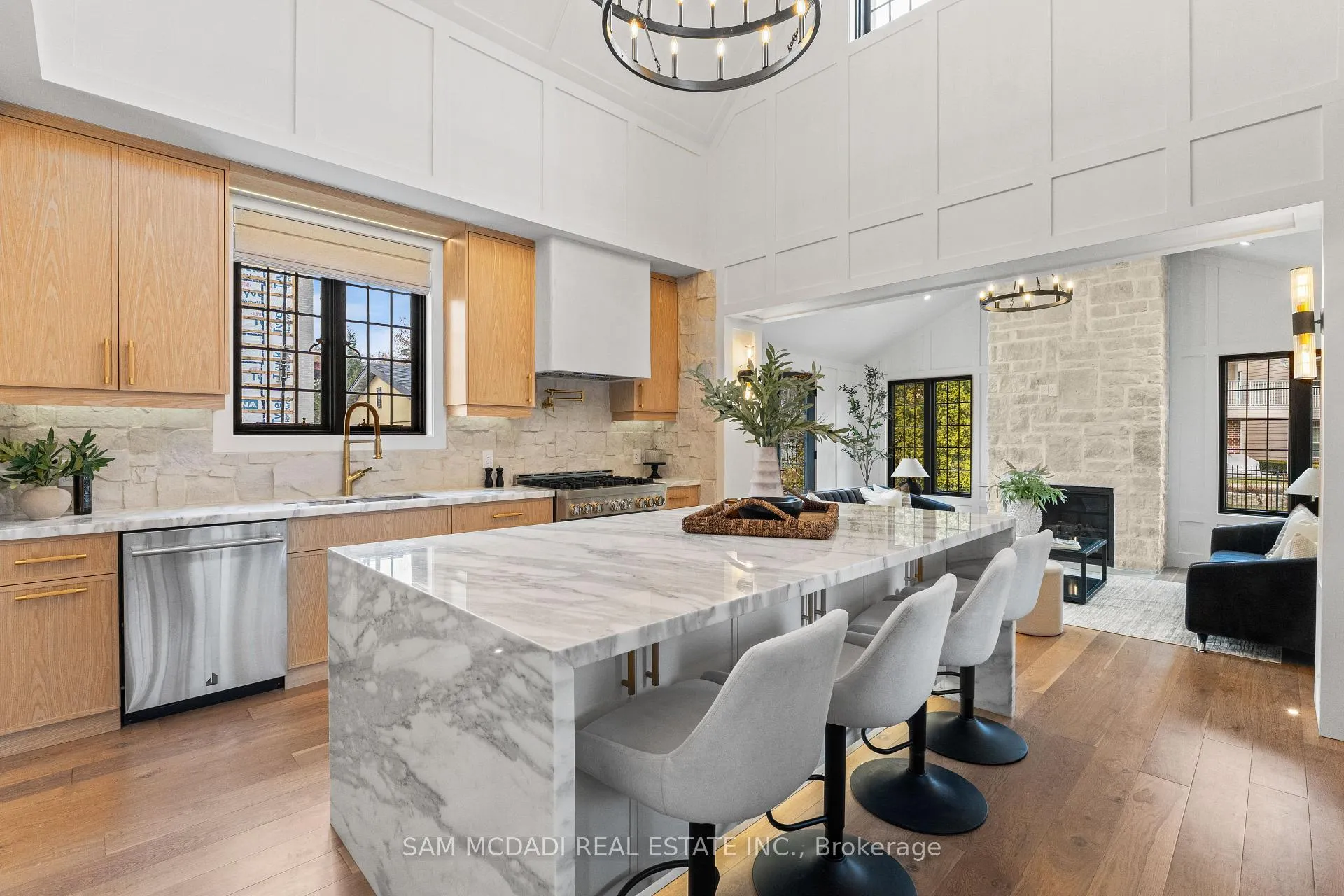 Photo 13 of 977 Unsworth Avenue, Burlington, Bayview — HOMEH