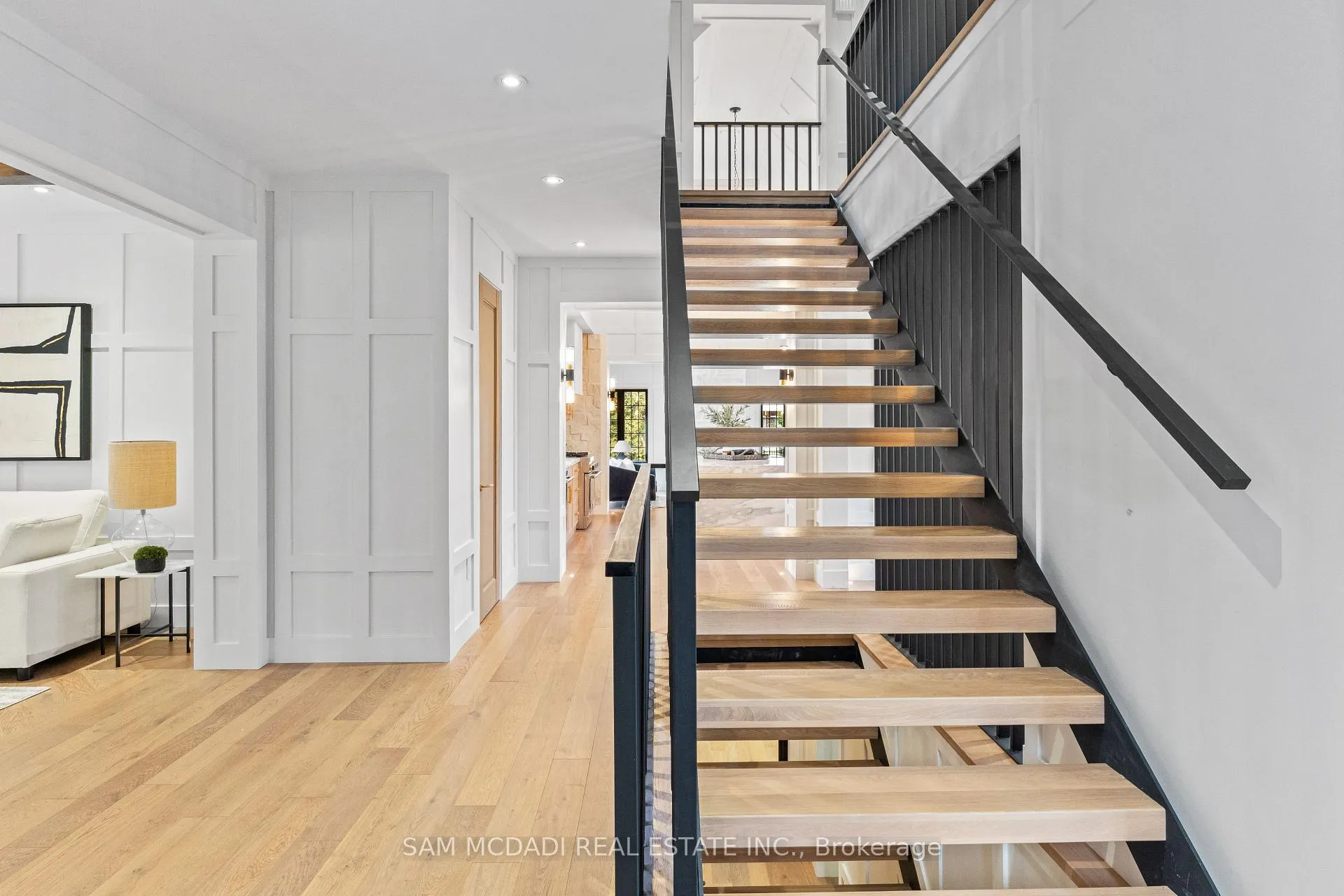 Photo 18 of 977 Unsworth Avenue, Burlington, Bayview — HOMEH