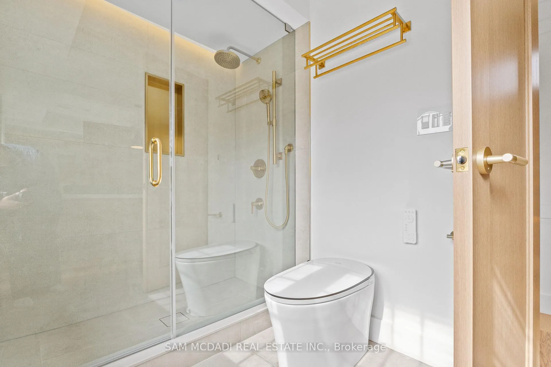 Photo 32 of 977 Unsworth Avenue, Burlington, Bayview — HOMEH
