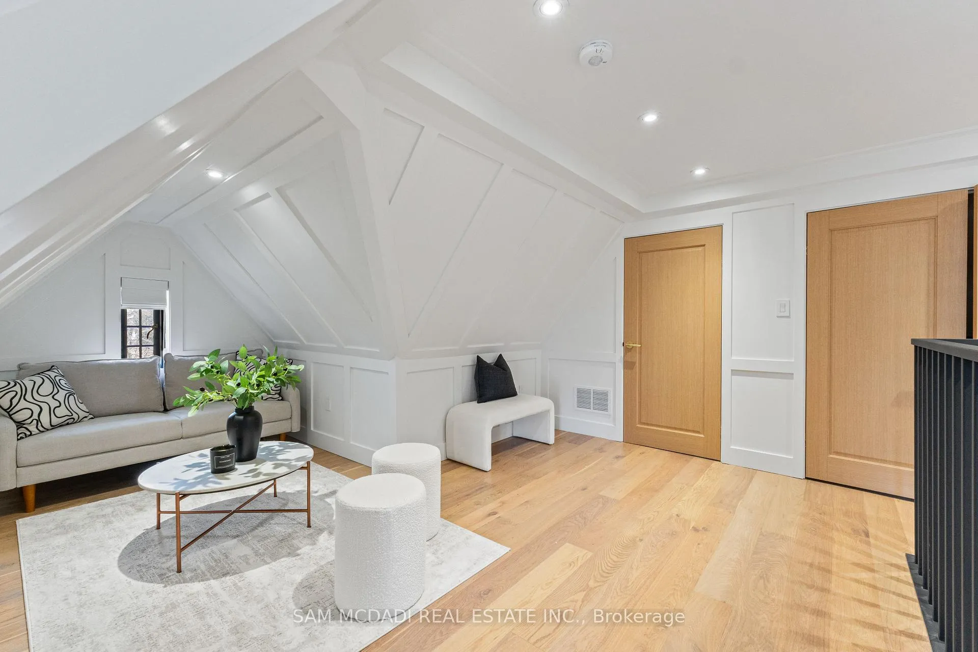 Photo 34 of 977 Unsworth Avenue, Burlington, Bayview — HOMEH