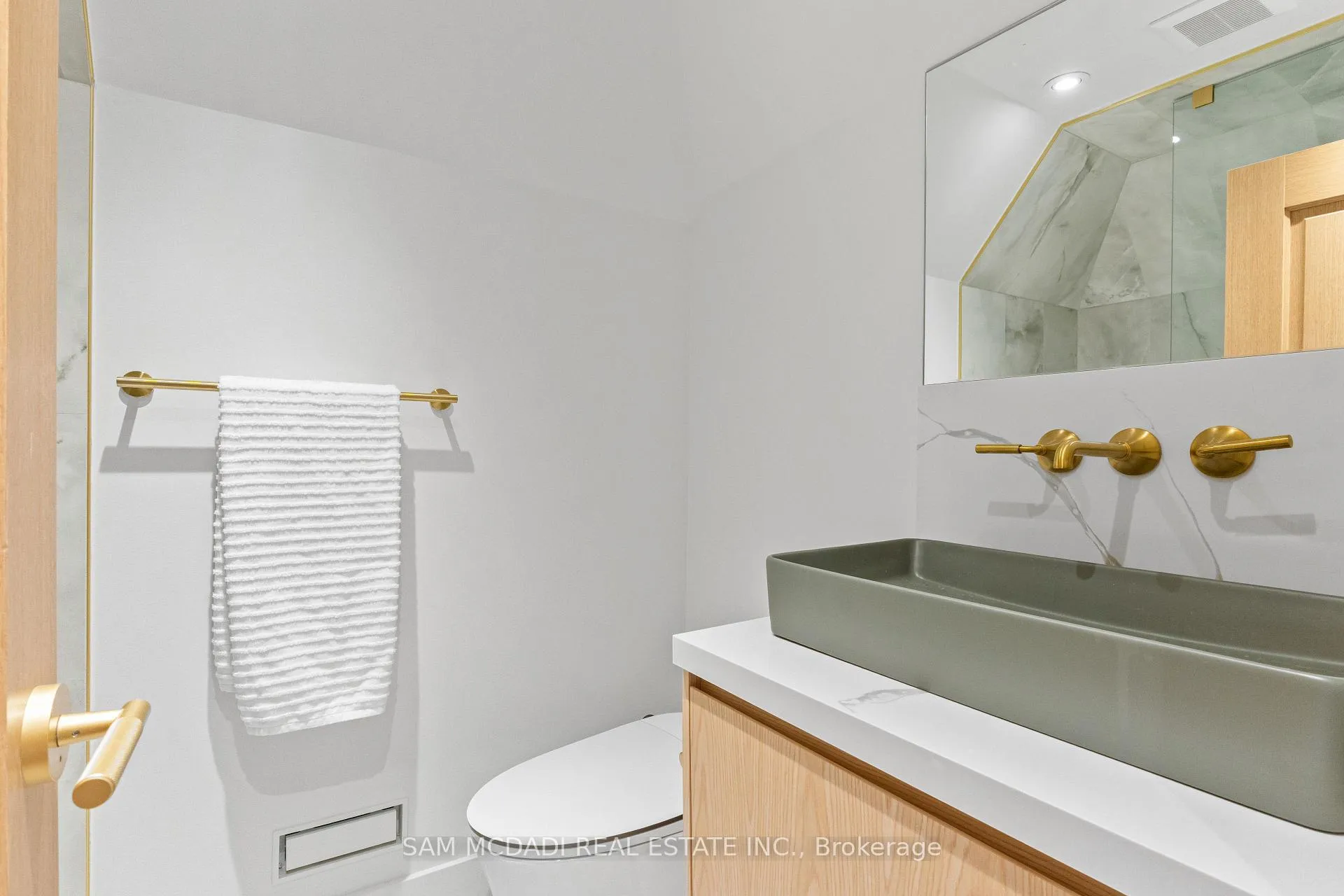 Photo 37 of 977 Unsworth Avenue, Burlington, Bayview — HOMEH