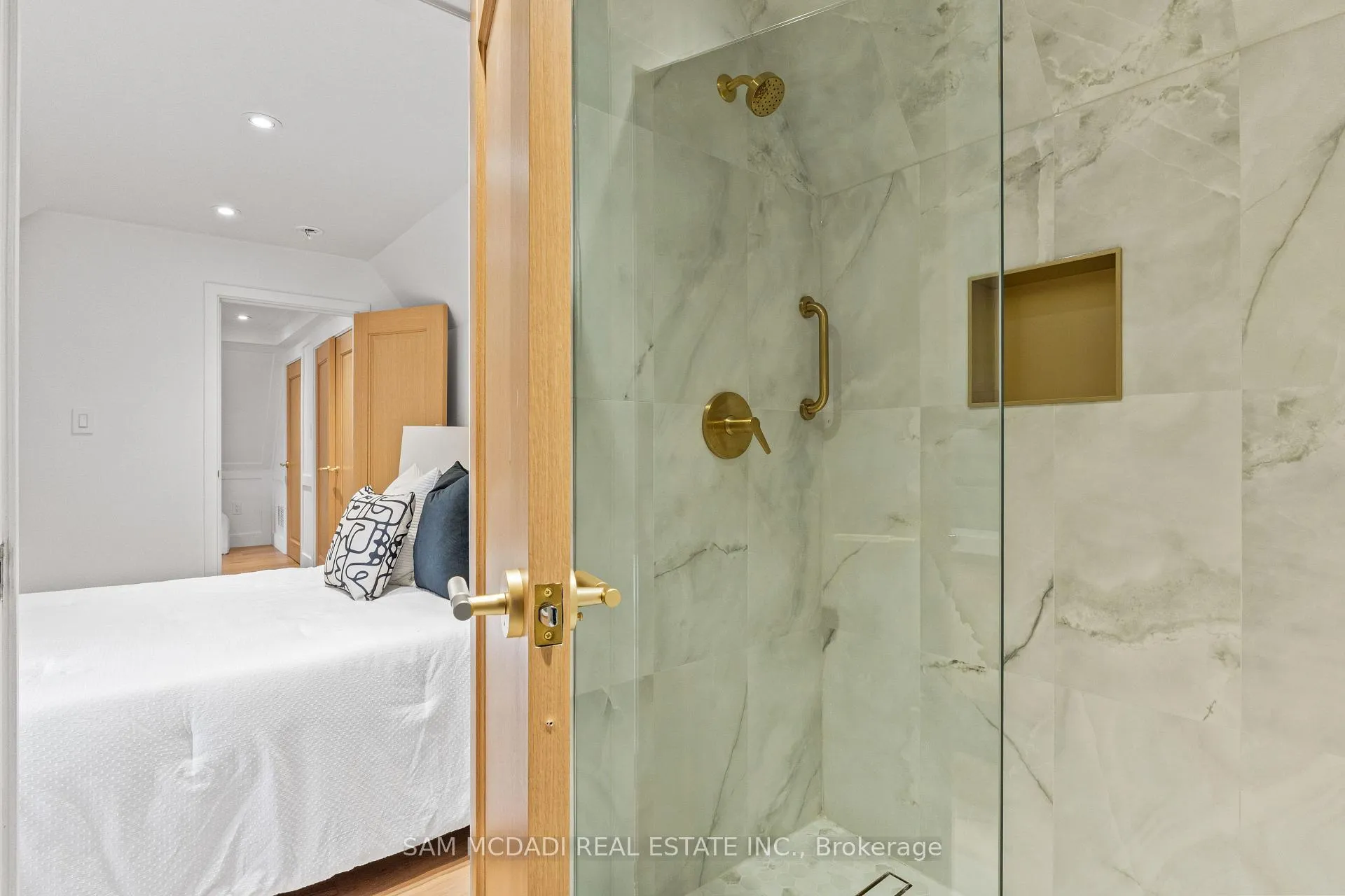 Photo 38 of 977 Unsworth Avenue, Burlington, Bayview — HOMEH