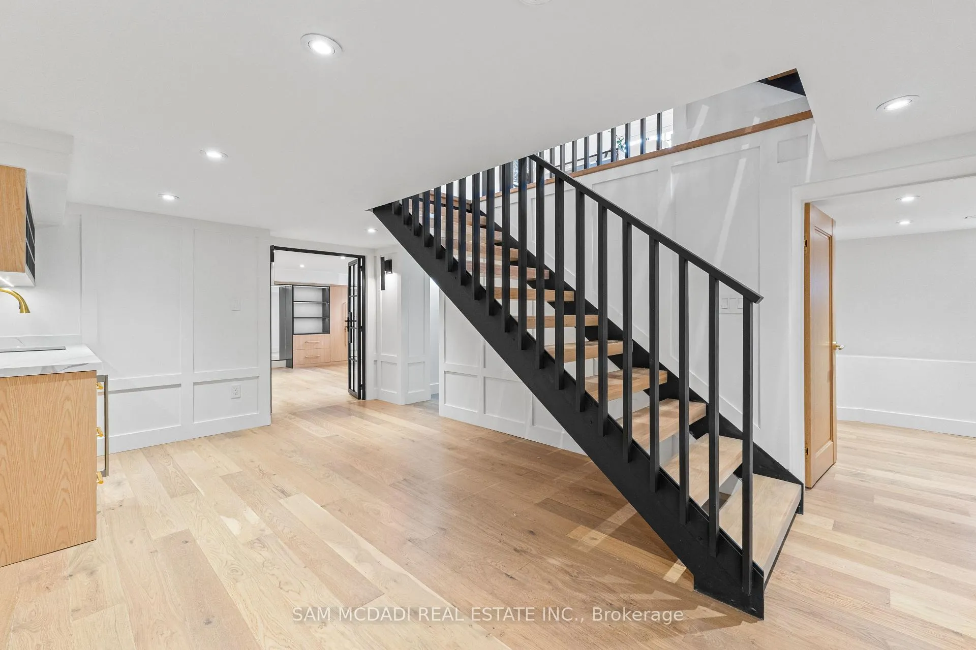 Photo 39 of 977 Unsworth Avenue, Burlington, Bayview — HOMEH