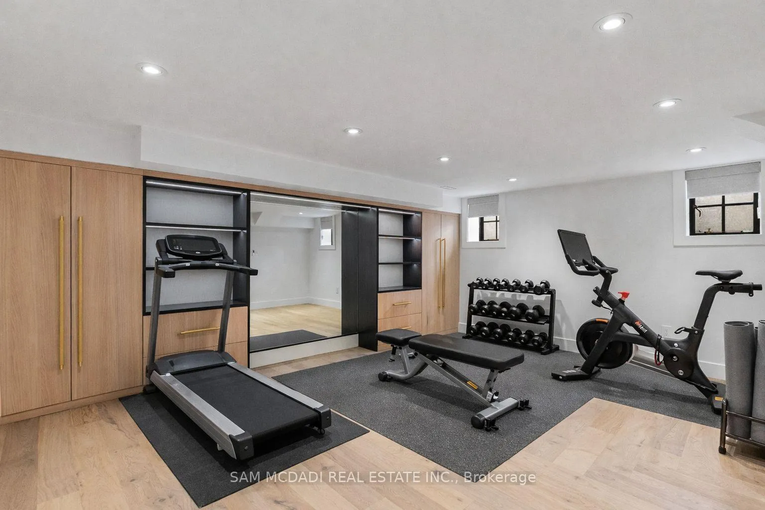 Photo 43 of 977 Unsworth Avenue, Burlington, Bayview — HOMEH
