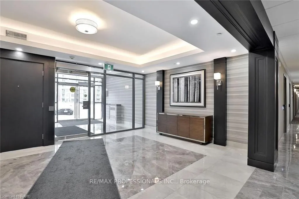 Photo 5 of Unit 124, 101 Shoreview Place, Hamilton, Lakeshore — HOMEH