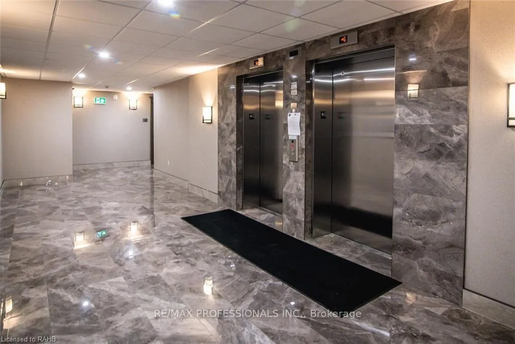 Photo 8 of Unit 124, 101 Shoreview Place, Hamilton, Lakeshore — HOMEH